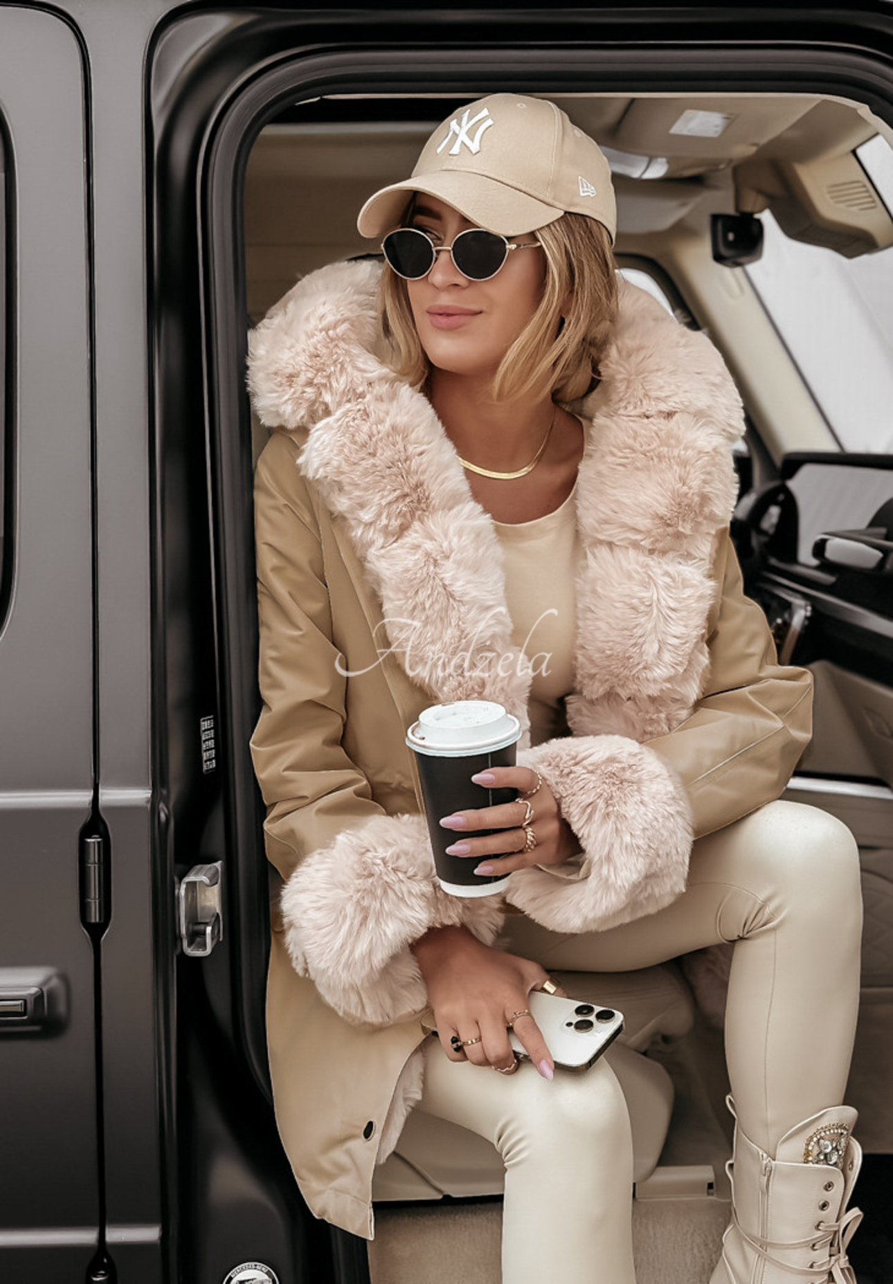 Parka jacket with faux fur Stay Warm camel