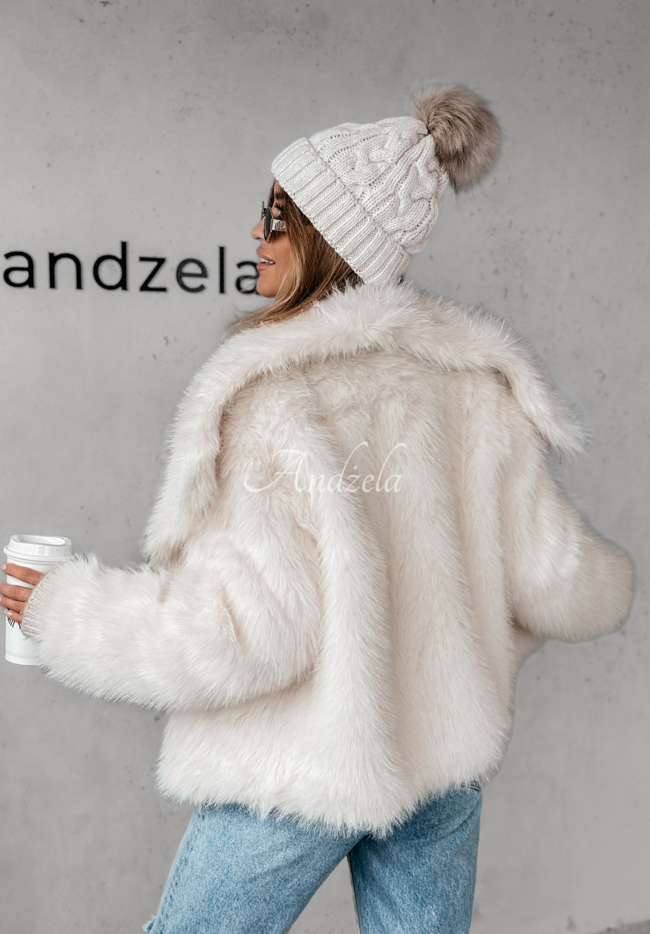 Krótki płaszcz futerko Bear Elegance ecru