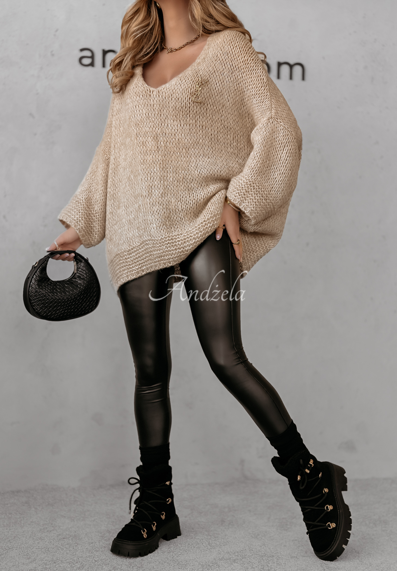 Sweter oversize z wełną Gentle Cuddle beżowy