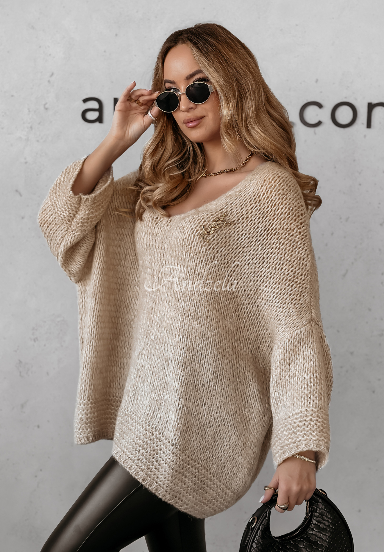 Sweter oversize z wełną Gentle Cuddle beżowy