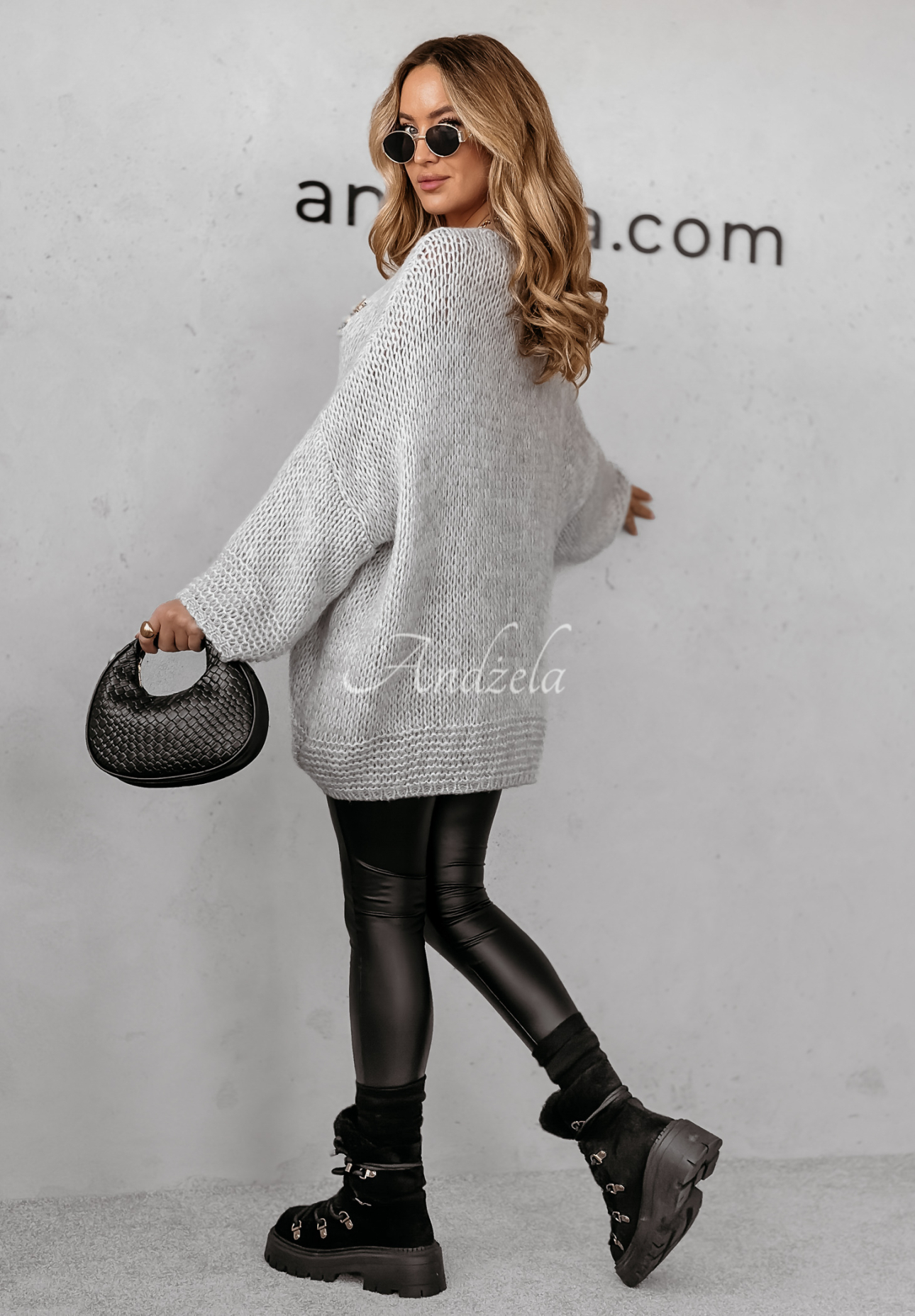 Sweter oversize z wełną Gentle Cuddle szary