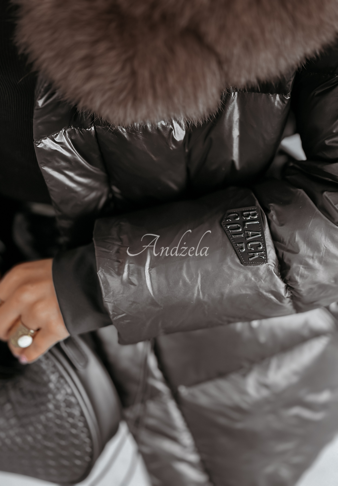 Short down jacket with fur The Snowfall black