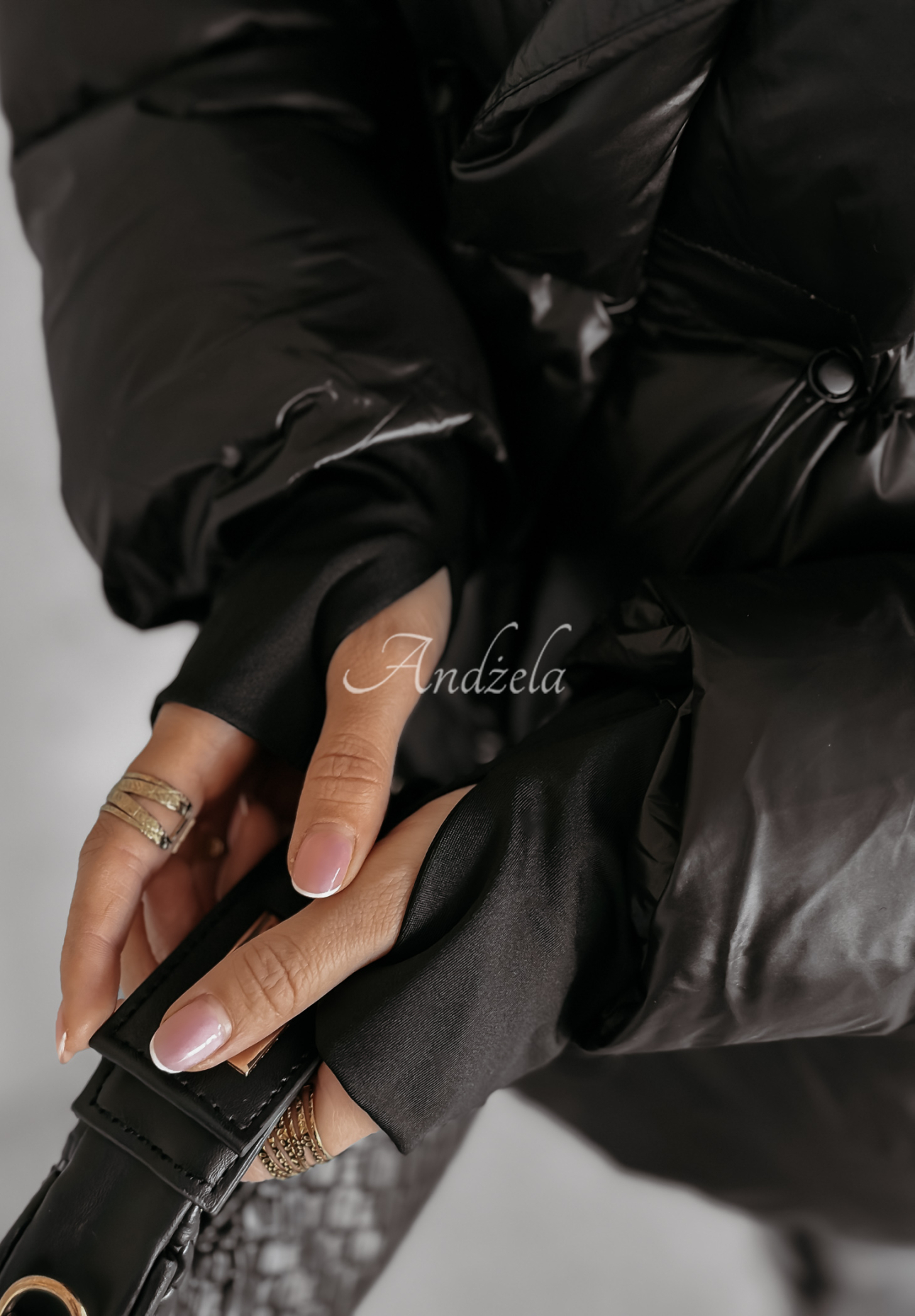 Short down jacket with fur The Snowfall black