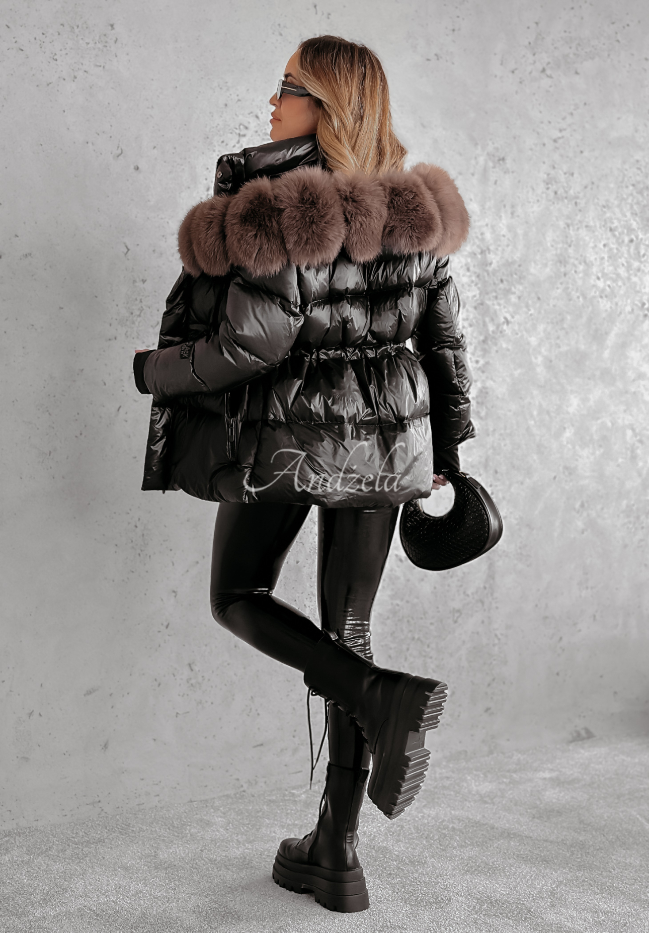 Short down jacket with fur The Snowfall black