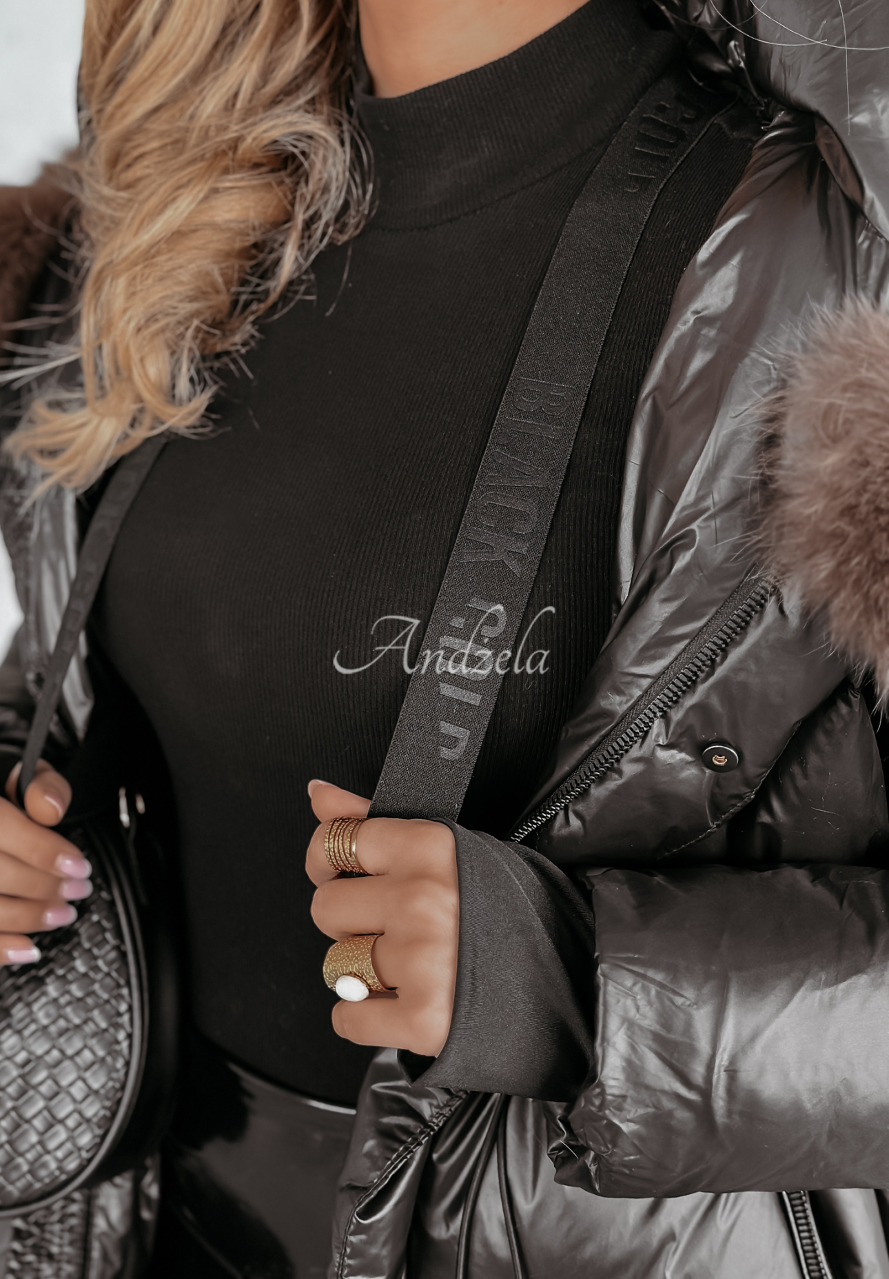 Short down jacket with fur The Snowfall black