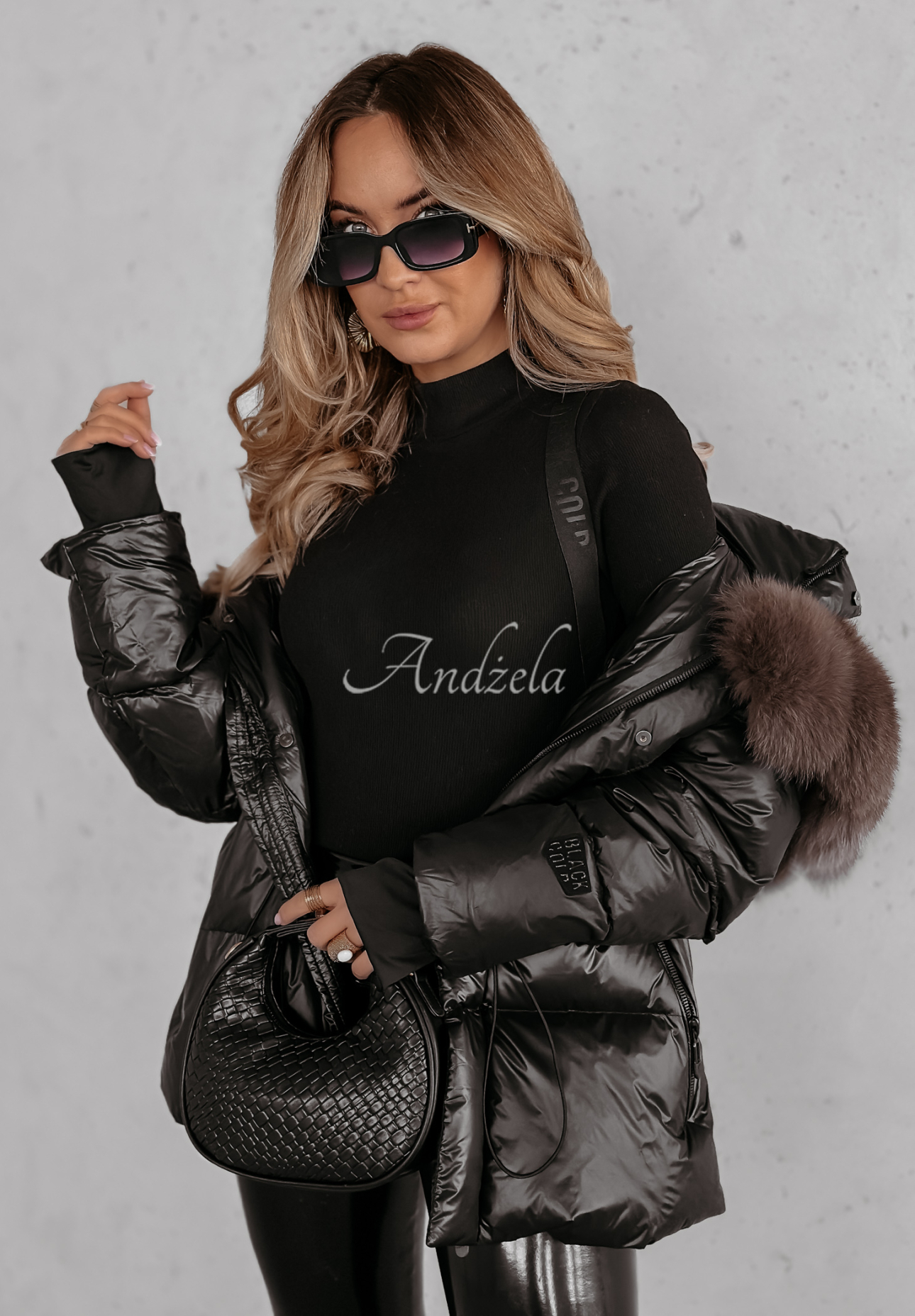 Short down jacket with fur The Snowfall black