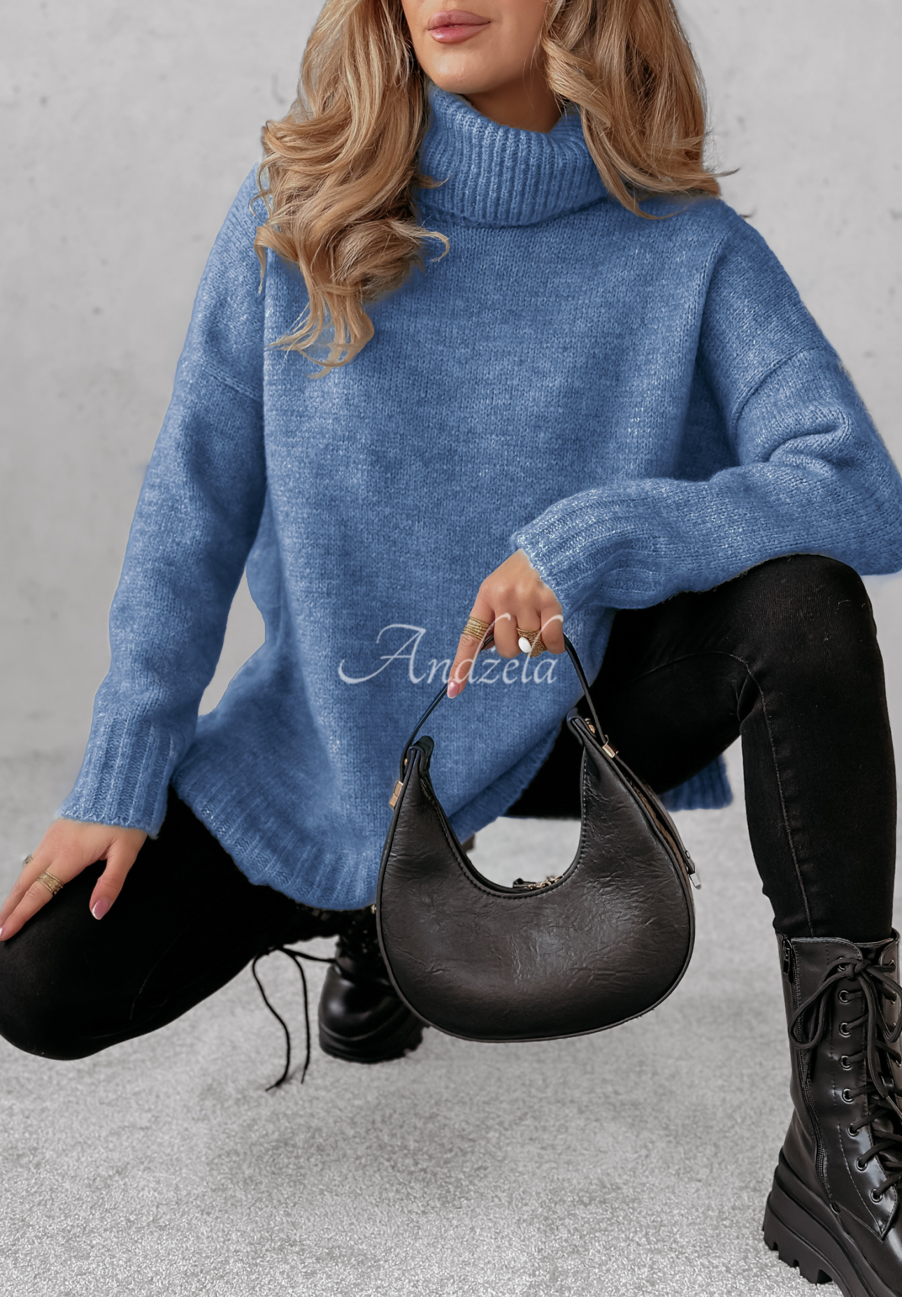 Sweter oversize z golfem i wełną Benin niebieski