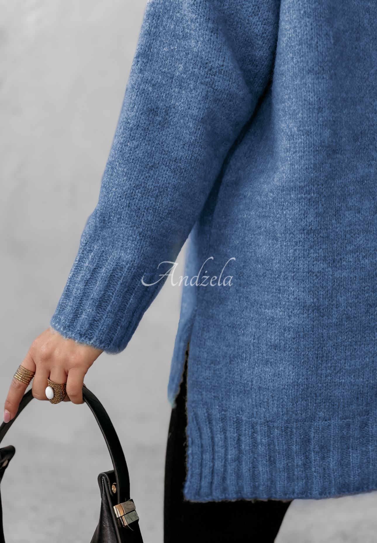 Sweter oversize z golfem i wełną Benin niebieski