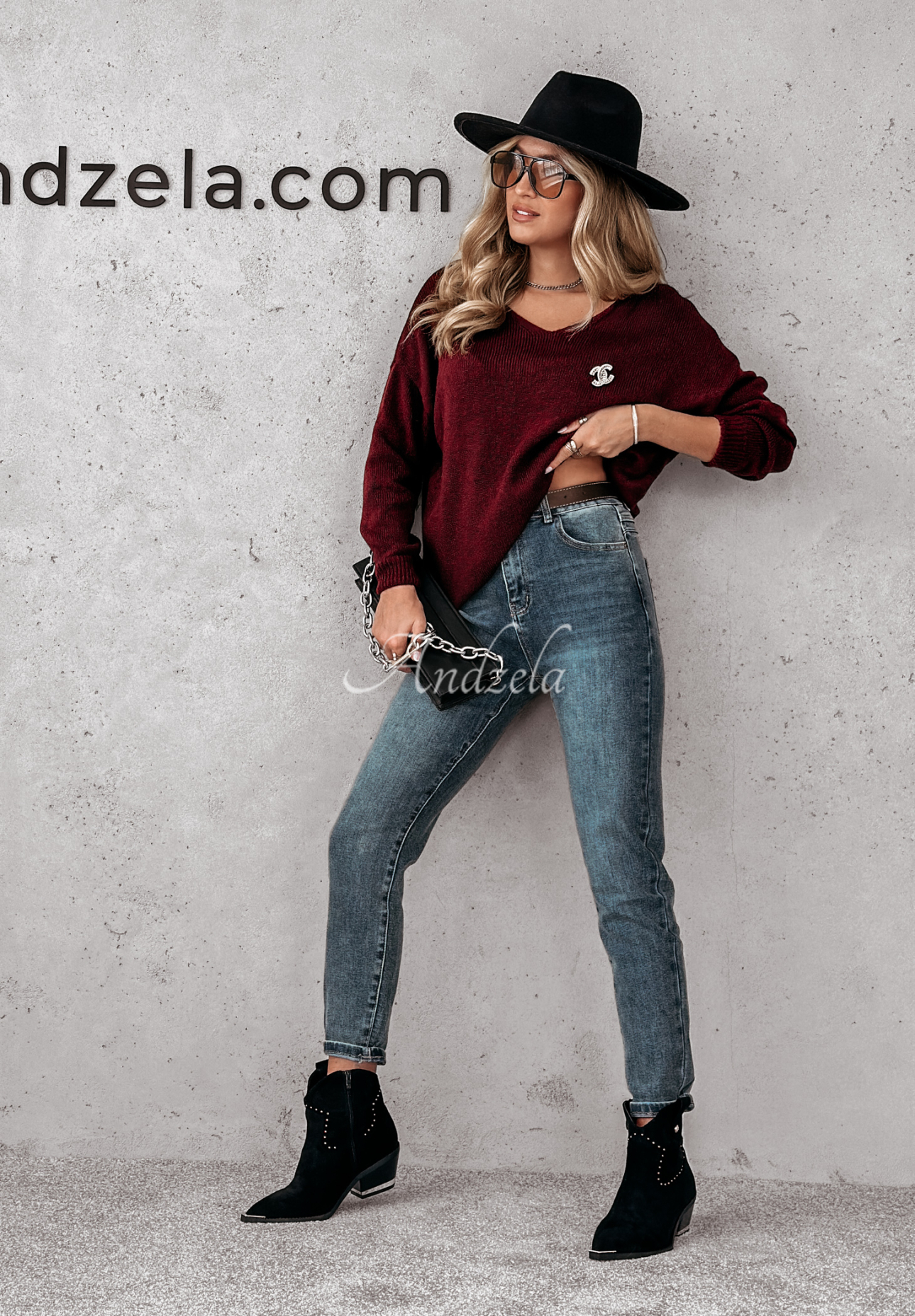 Caffe Latte neckline sweater burgundy