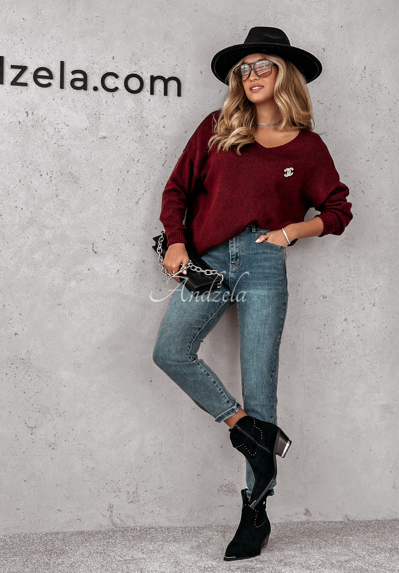 Caffe Latte neckline sweater burgundy