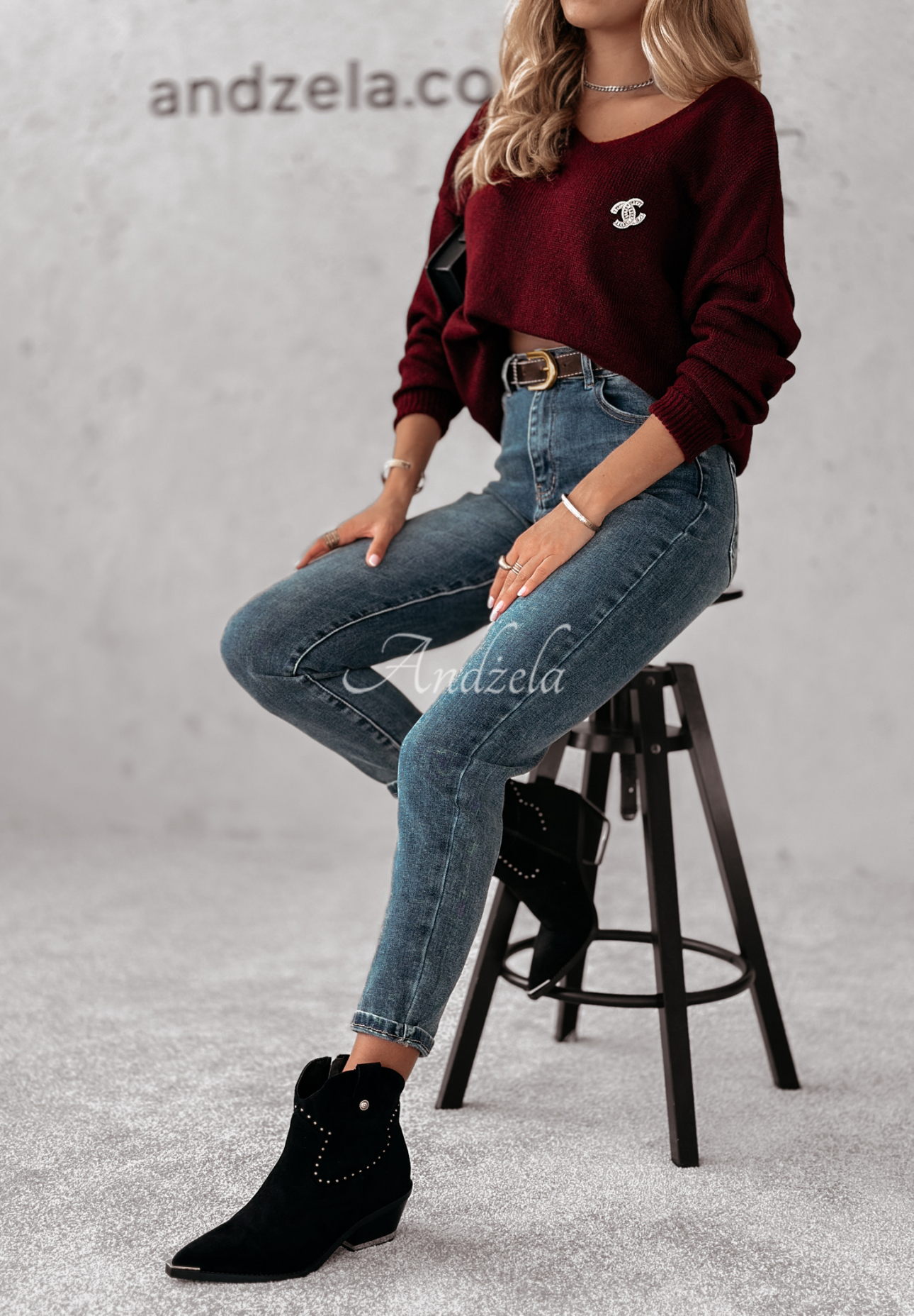 Caffe Latte neckline sweater burgundy