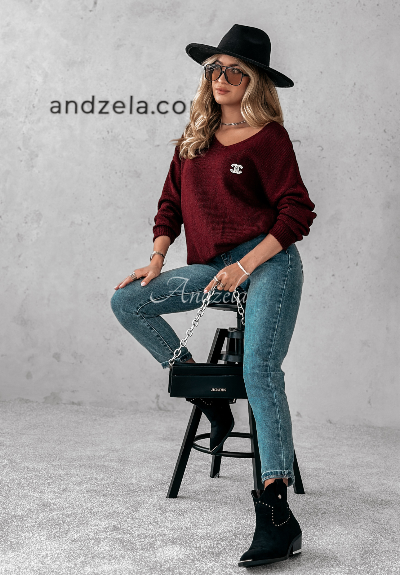 Caffe Latte neckline sweater burgundy