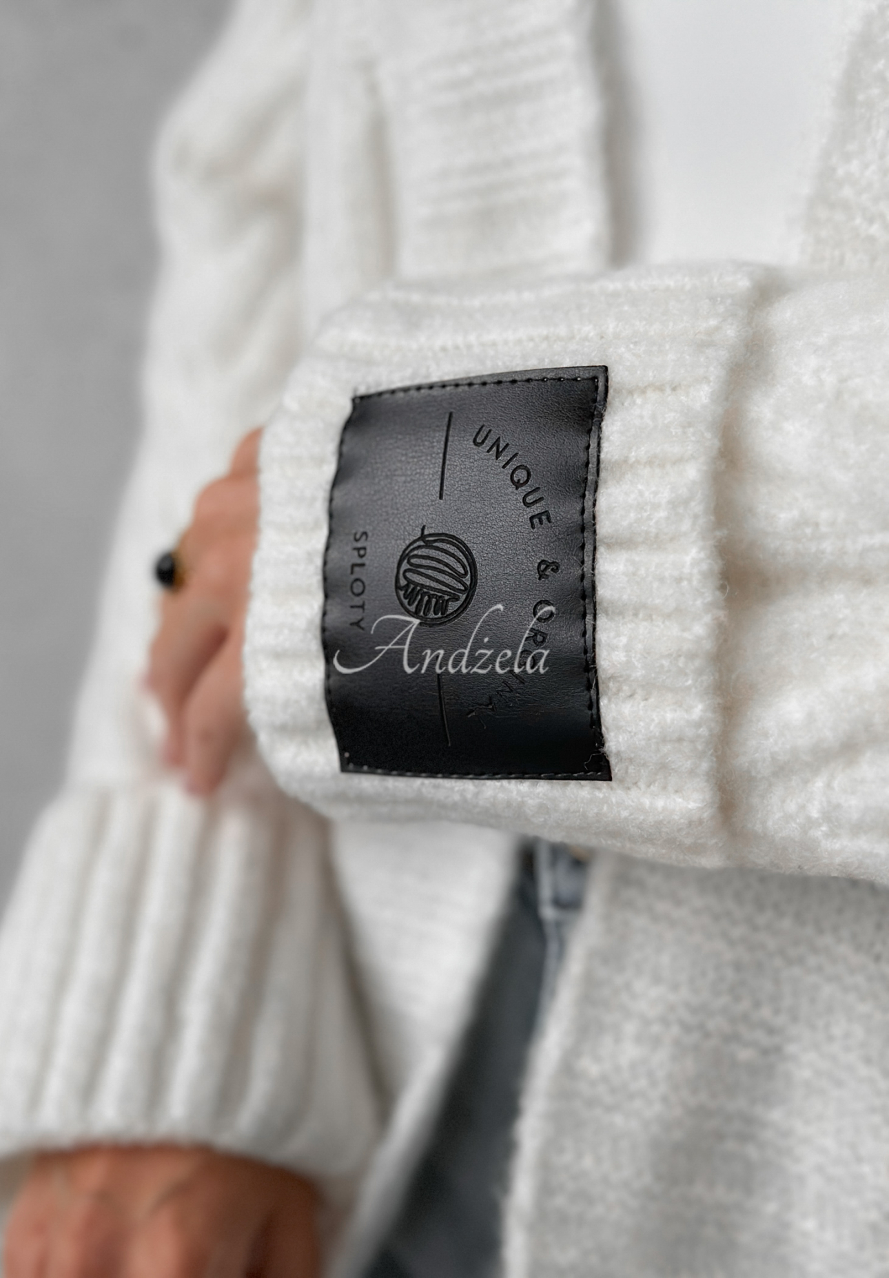 Długi ozdobnie pleciony kardigan z wełną Raindrop Reverie ecru