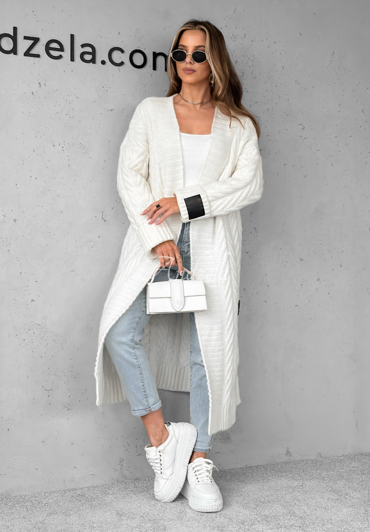 Długi ozdobnie pleciony kardigan z wełną Raindrop Reverie ecru