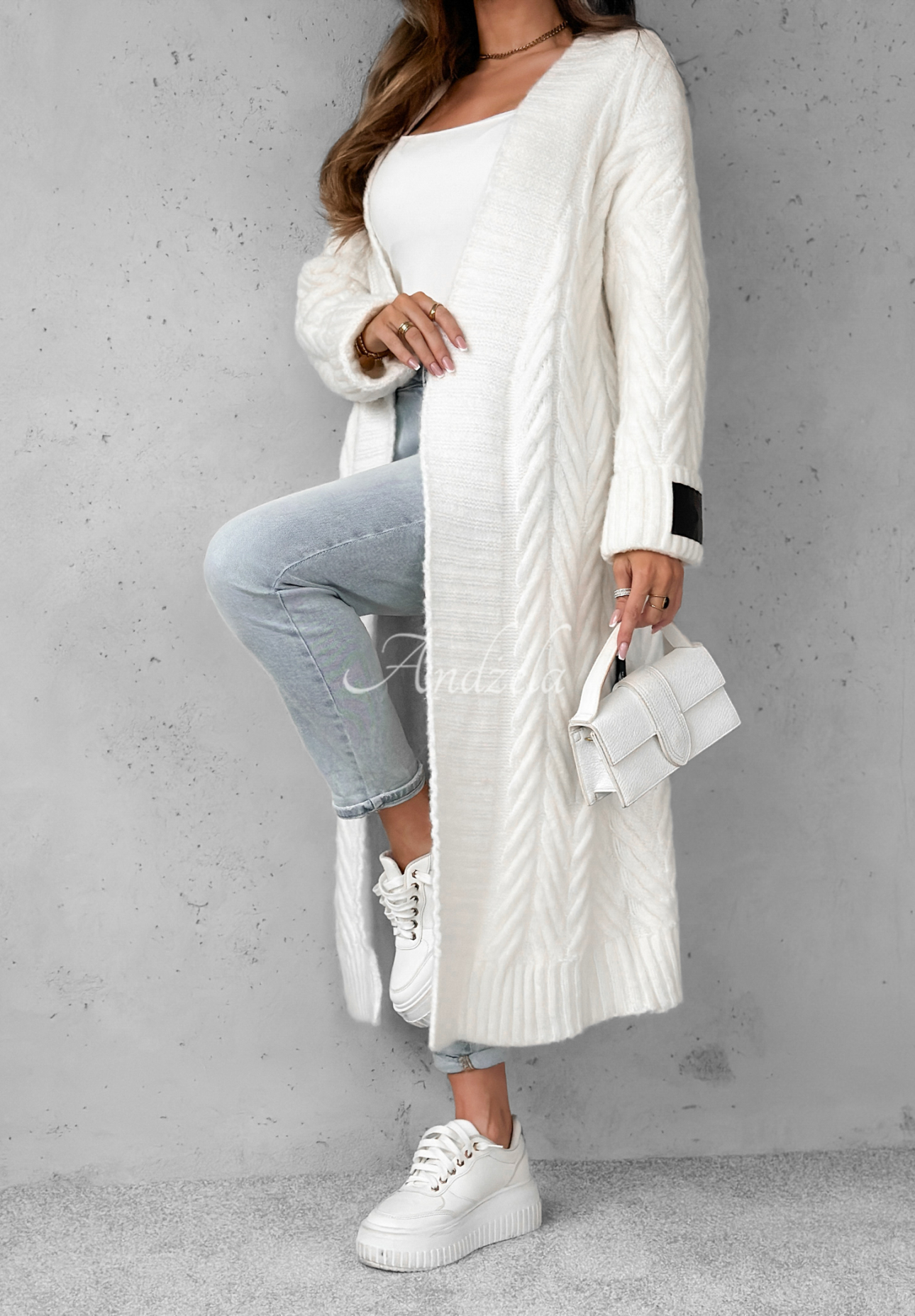 Długi ozdobnie pleciony kardigan z wełną Raindrop Reverie ecru