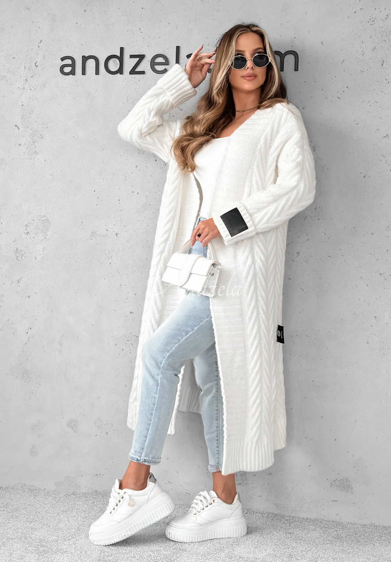 Długi ozdobnie pleciony kardigan z wełną Raindrop Reverie ecru