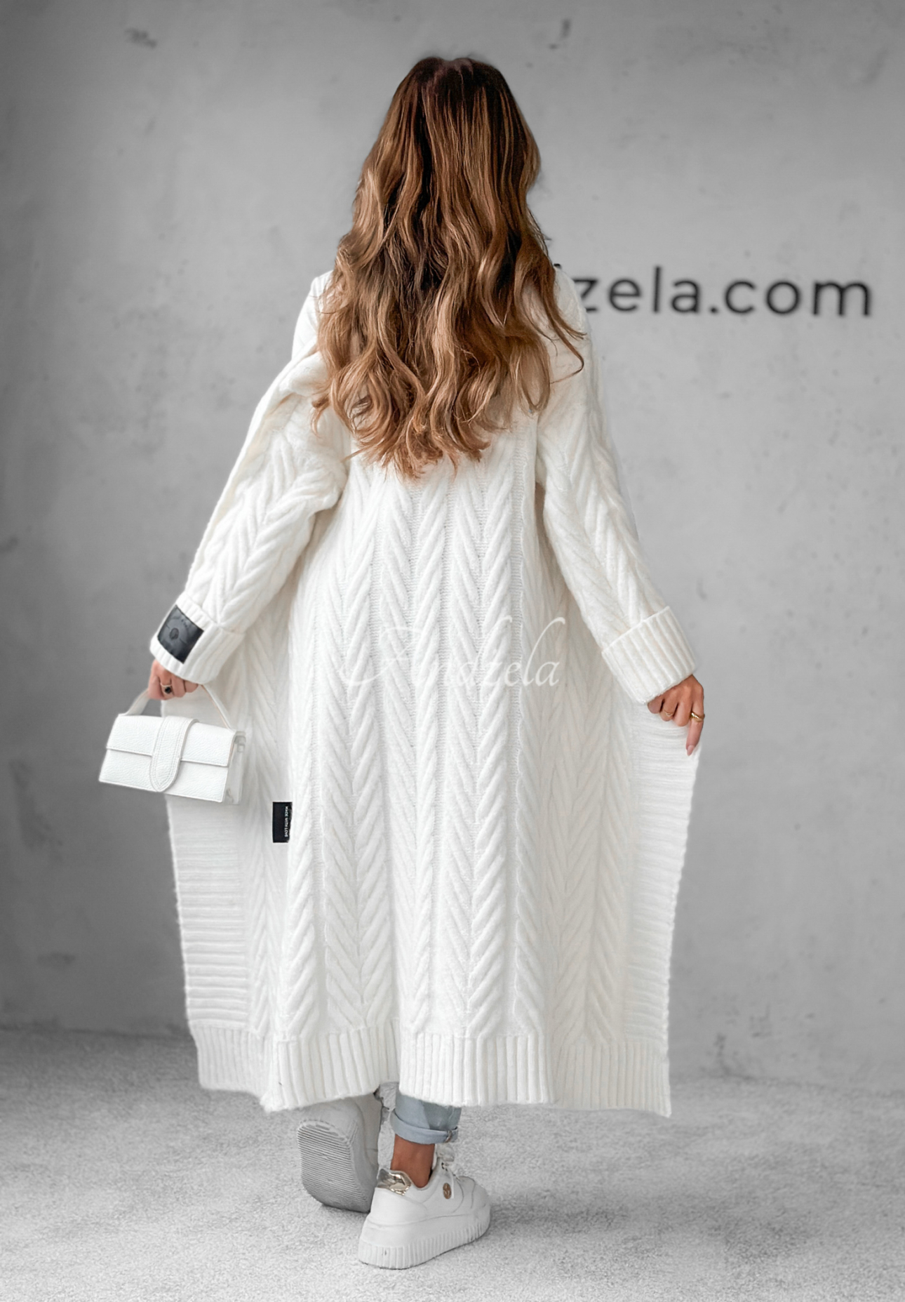 Długi ozdobnie pleciony kardigan z wełną Raindrop Reverie ecru