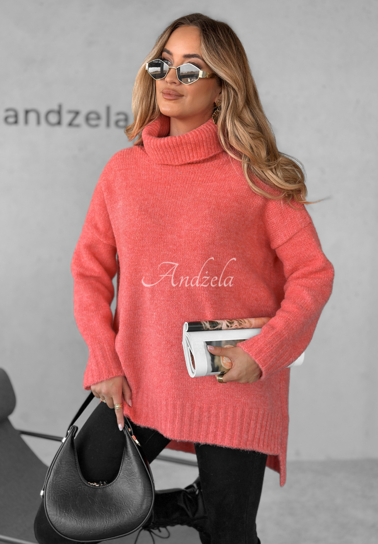 Sweter oversize z golfem i wełną Benin koralowy