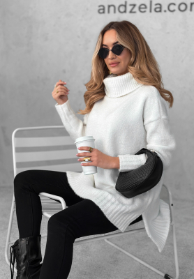 Sweter oversize z golfem Benin ecru