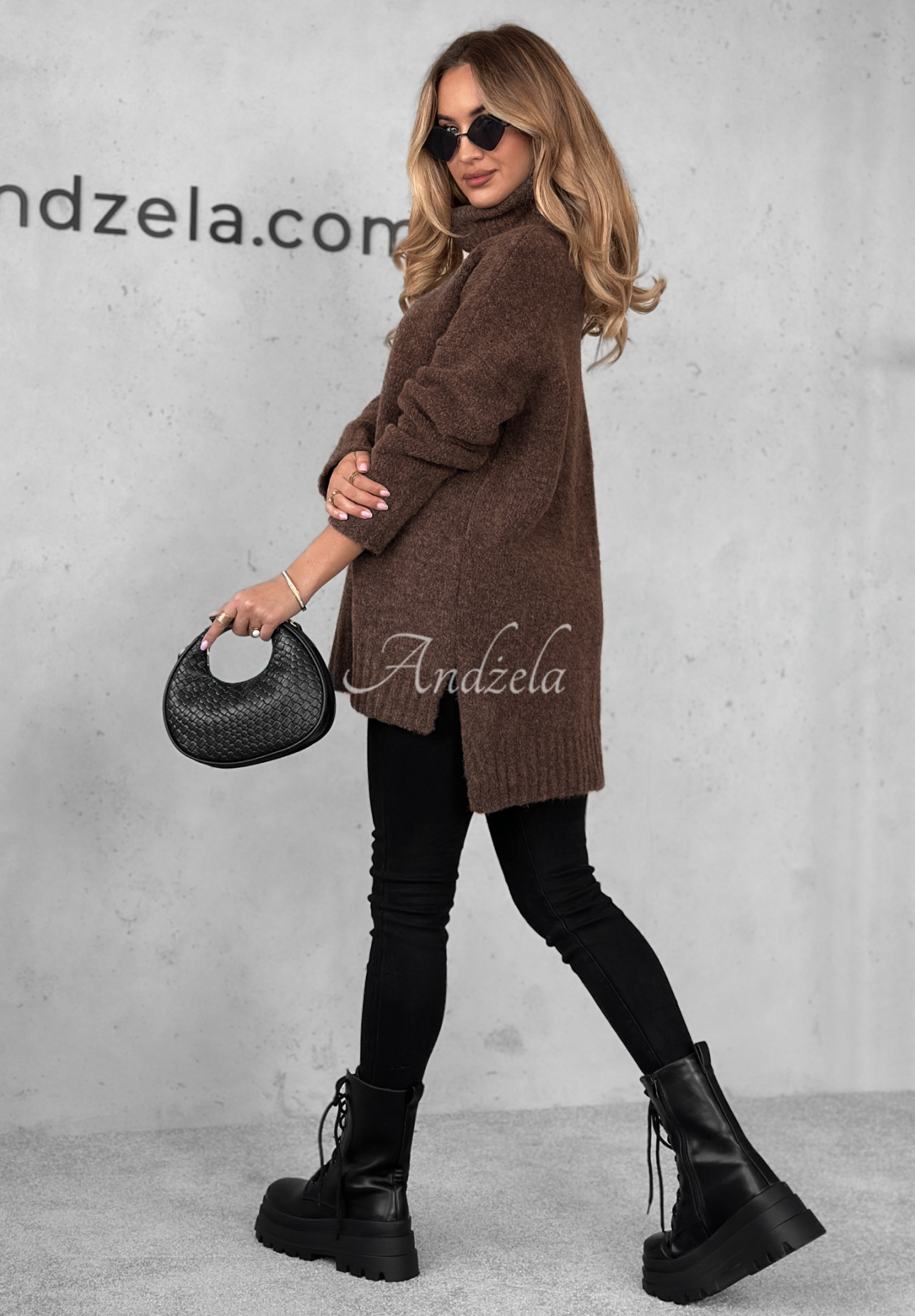 Sweter oversize z golfem i wełną Benin czekoladowy