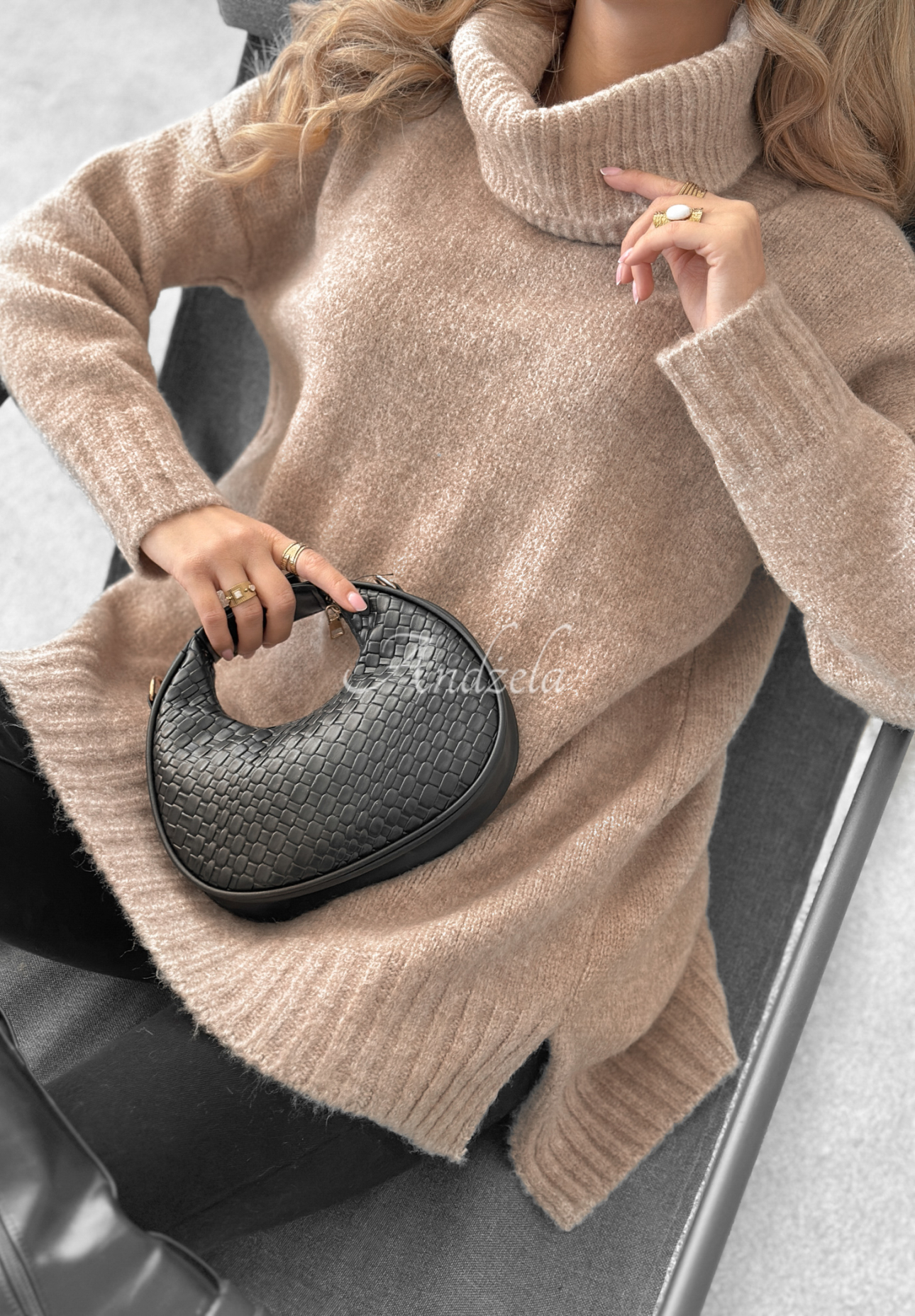 Sweter oversize z golfem i wełną Benin beżowy