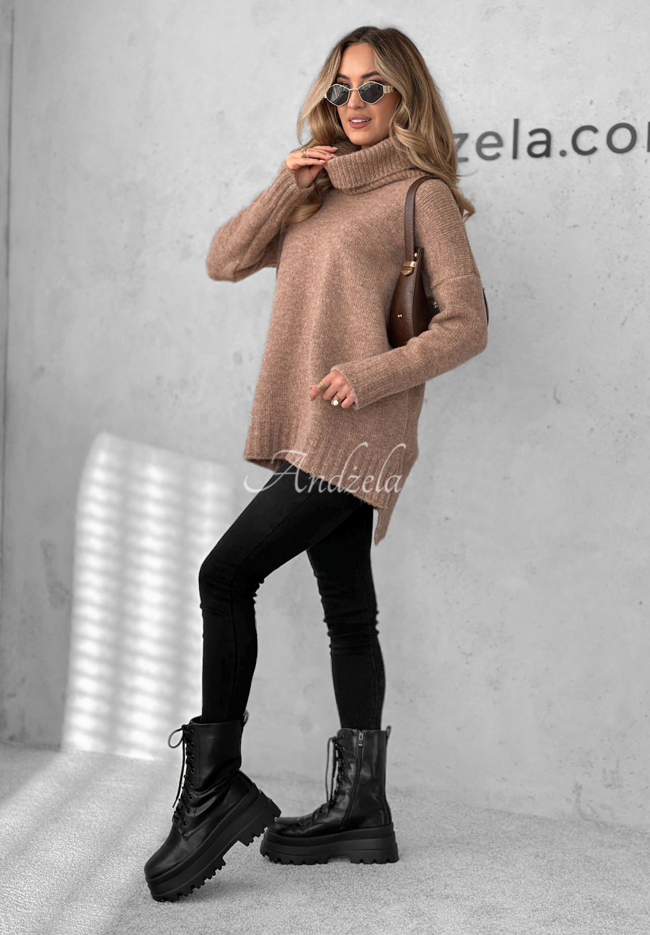 Sweter oversize z golfem i wełną Benin mokka