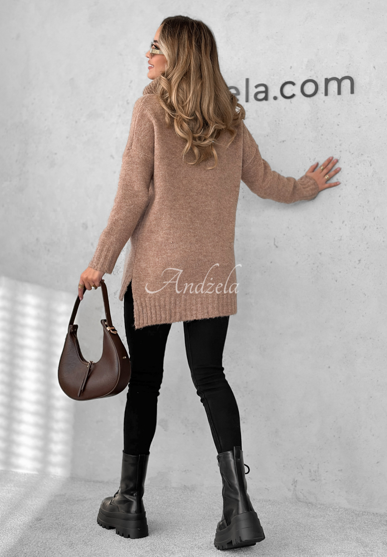 Sweter oversize z golfem Benin mocha