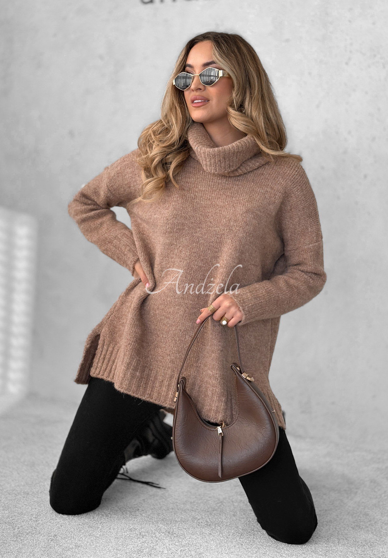 Sweter oversize z golfem i wełną Benin mokka