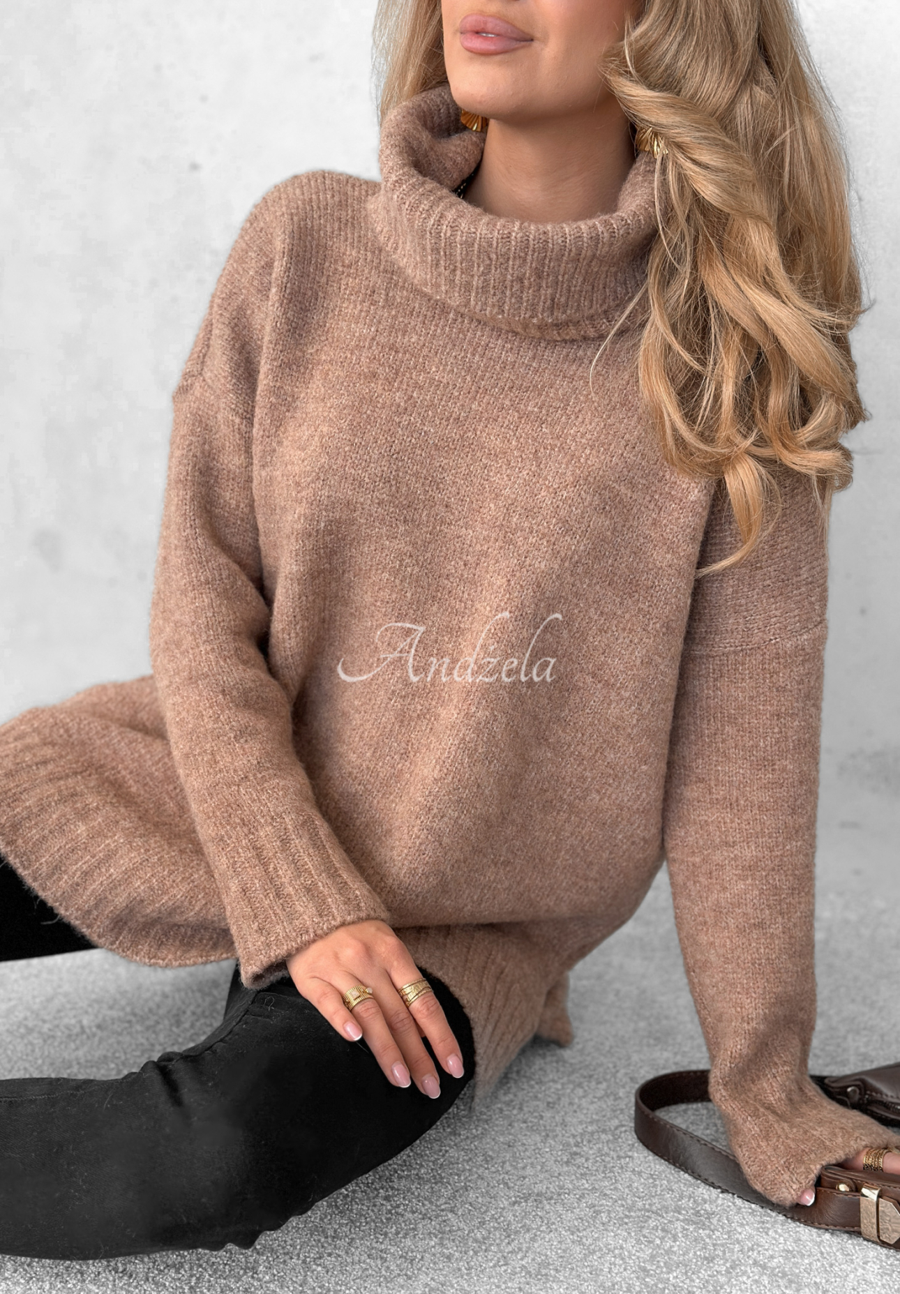 Sweter oversize z golfem Benin mocha