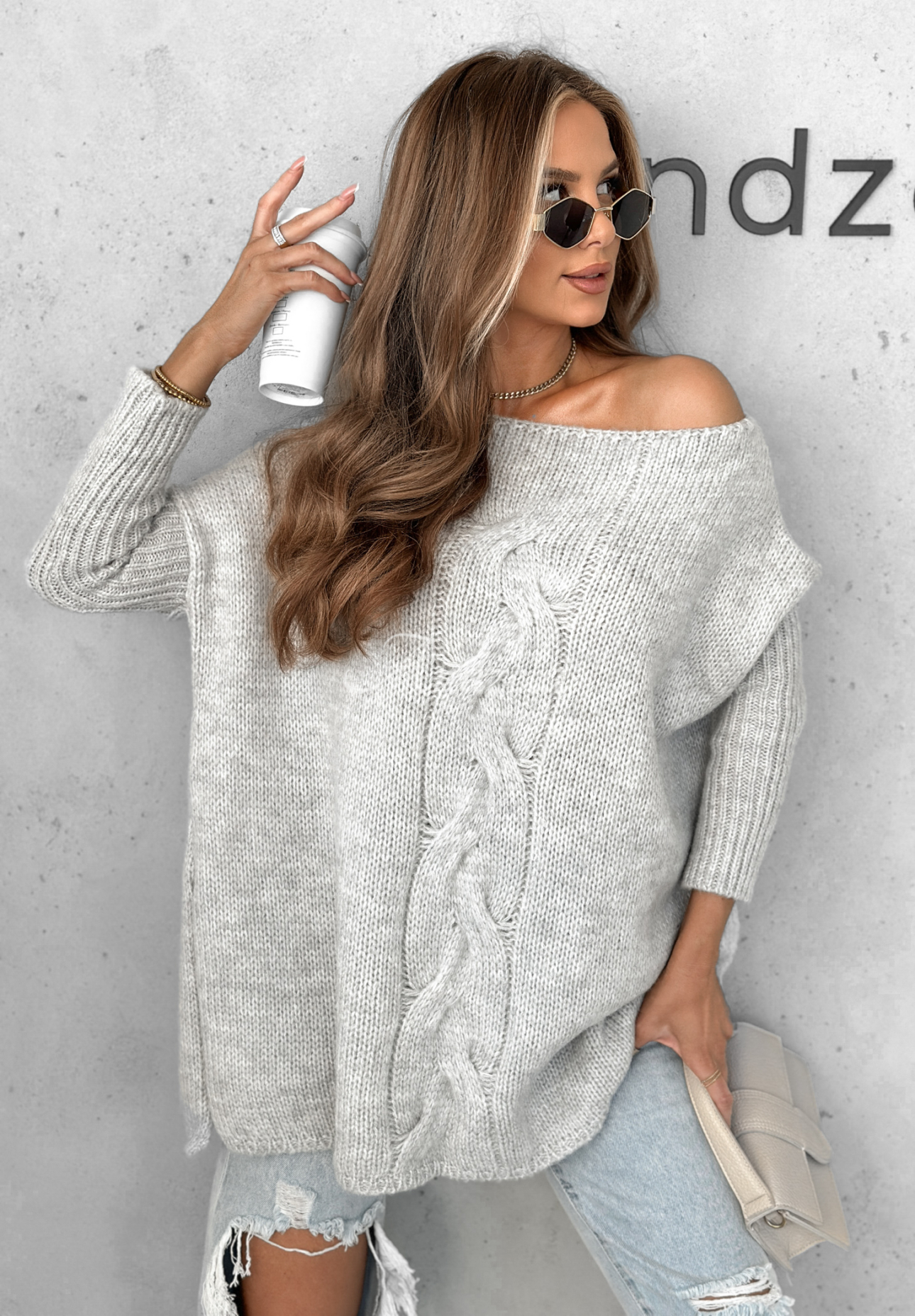 Sweter oversize z ozdobnym splotem Batya szary