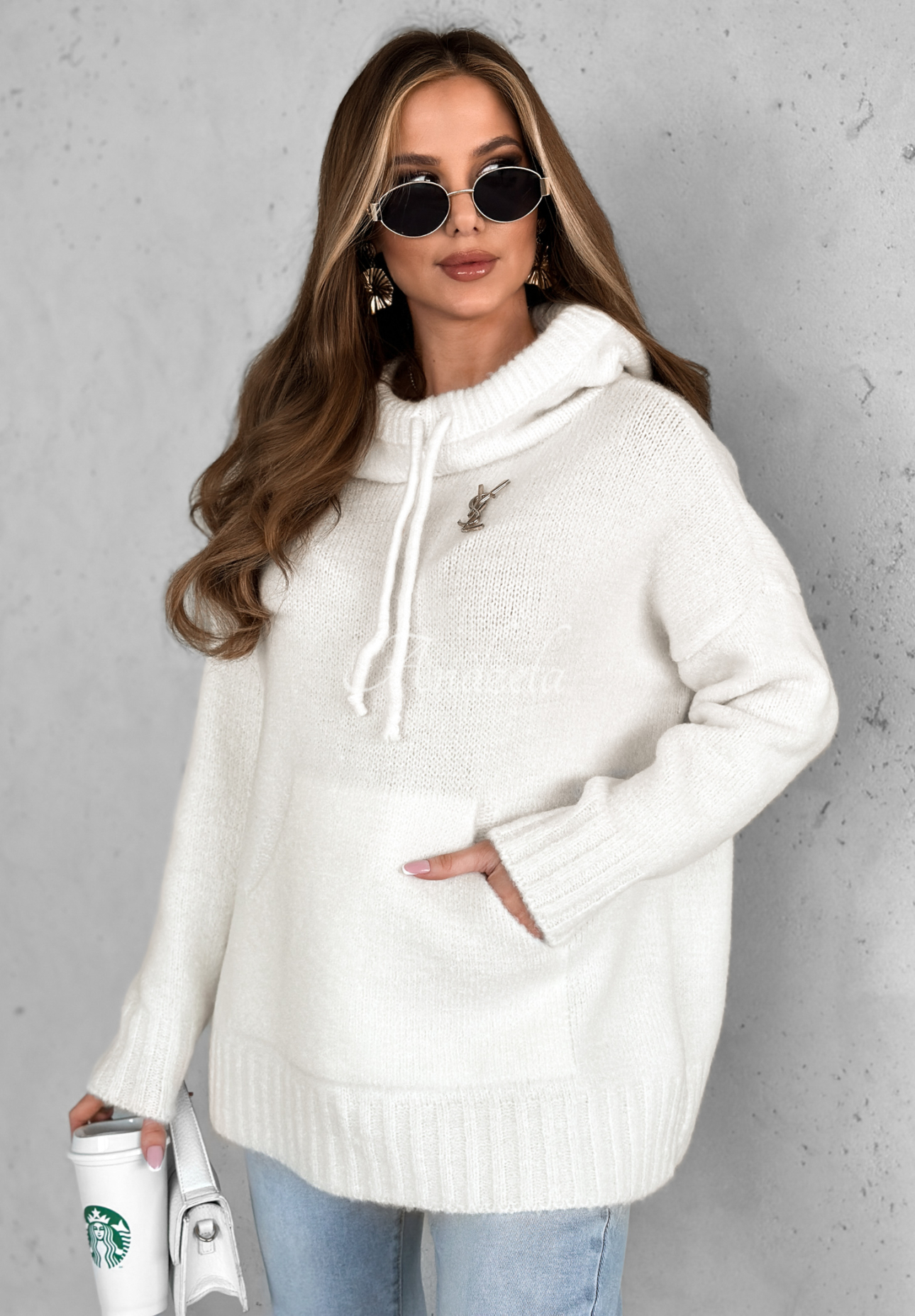 Sweter oversize z kapturem i wełną Carra ecru