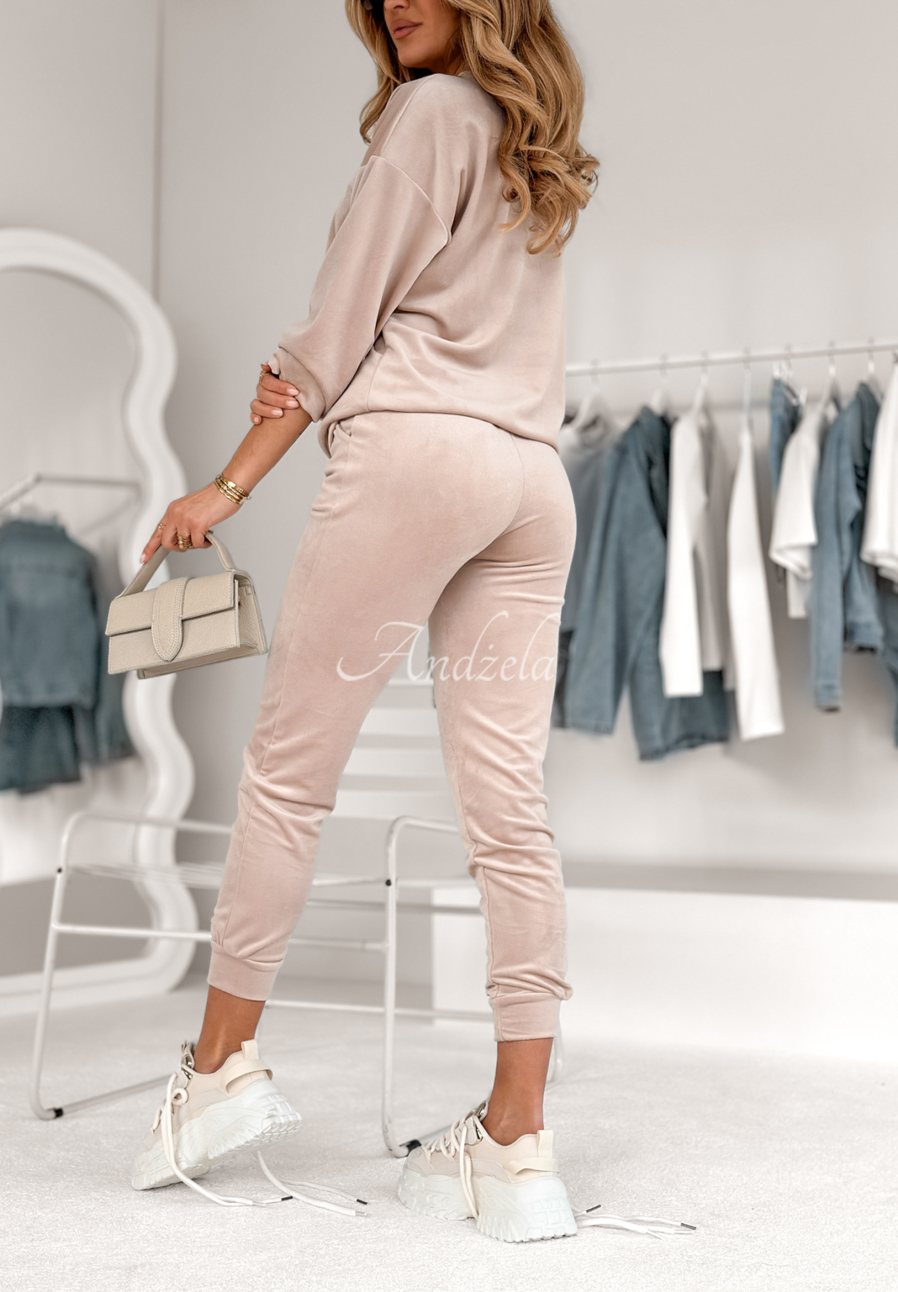 Allesi beige velour set