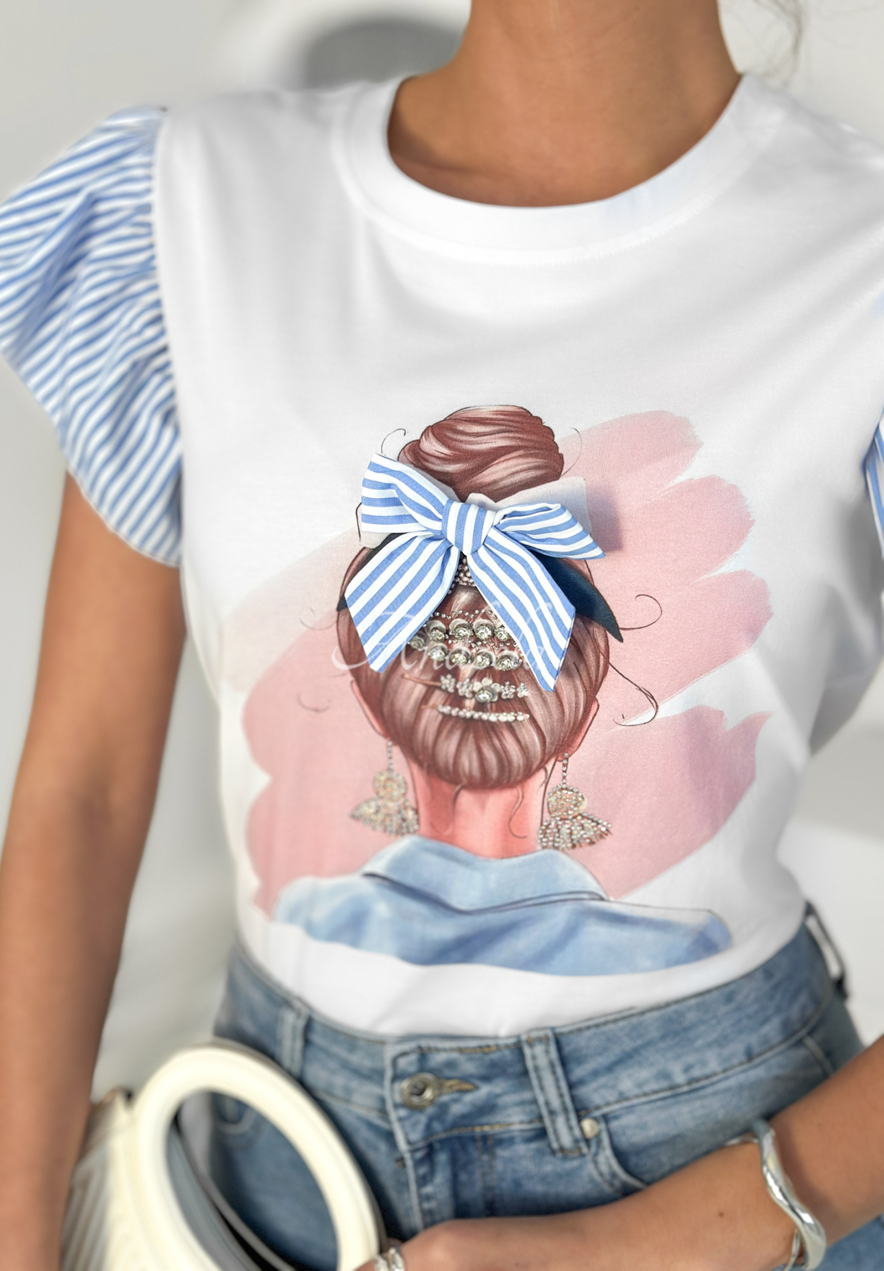 T-shirt z ozdobną aplikacją Girly Girl biały