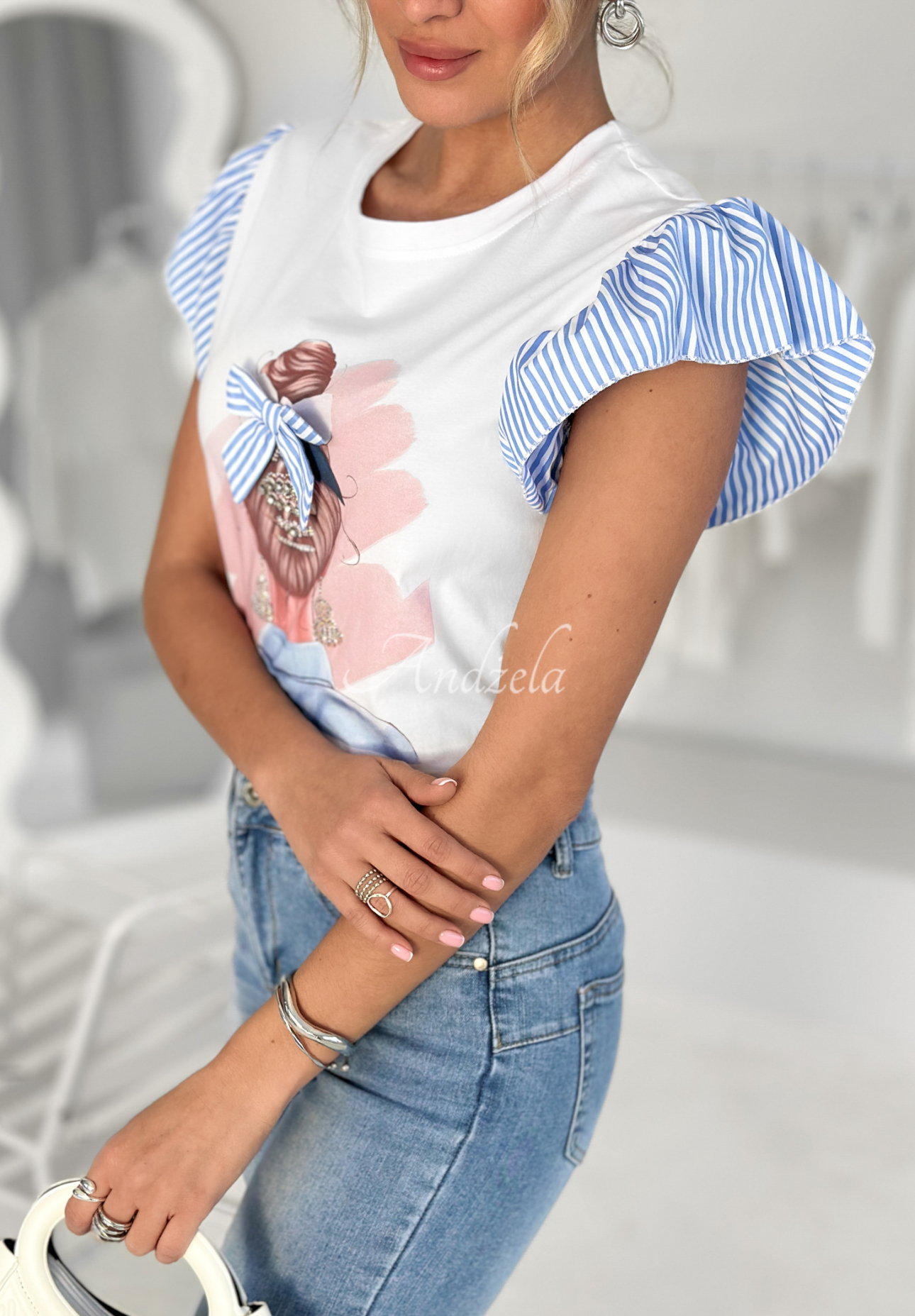 T-shirt z ozdobną aplikacją Girly Girl biały