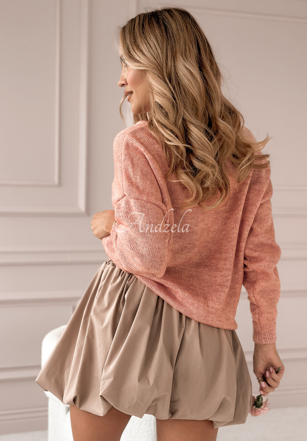 Sweter z dekoltem Caffe Latte brudny róż