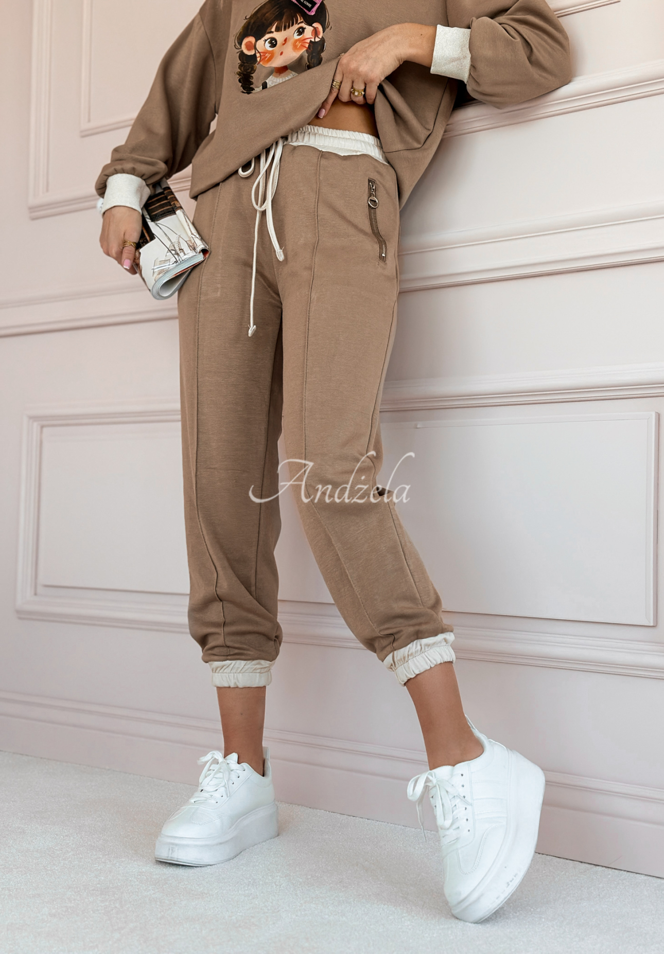 Just A Girl butterscotch sweatpants mocha