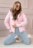 Krótka pikowana kurtka z kapturem Days Are Brighter różowa