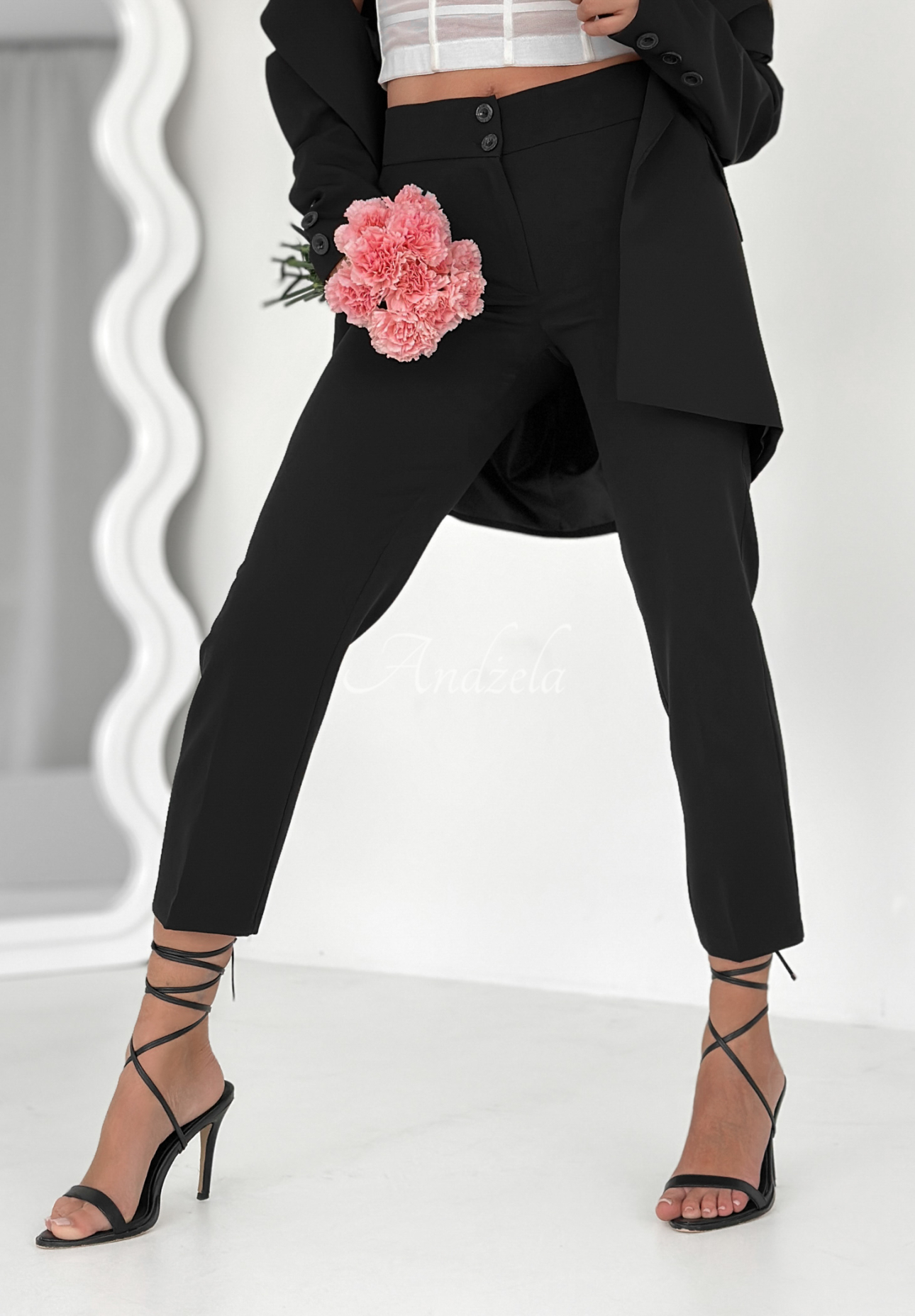 Elegant cigarette pants Runway Ready black