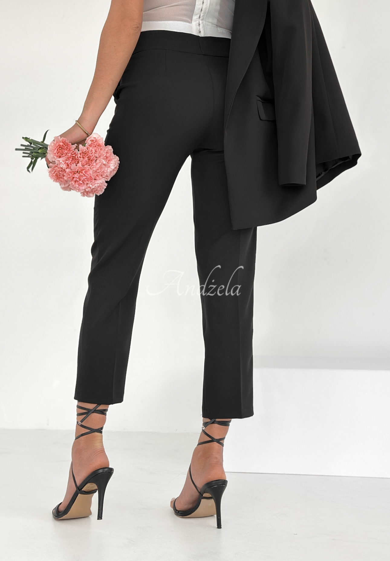 Elegant cigarette pants Runway Ready black