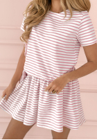 Rozkloszowana sukienka w paski The Lines biało-różowa