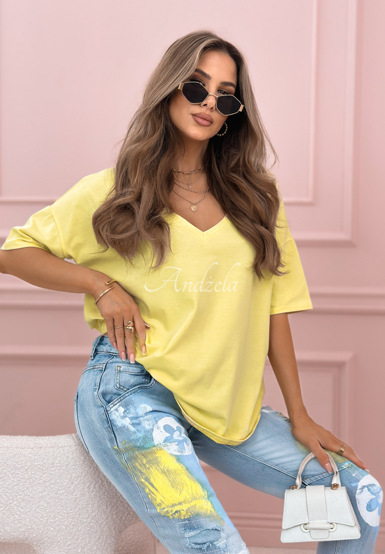 Bawełniany T-shirt oversize z dekoltem w serek Cascade bananowy