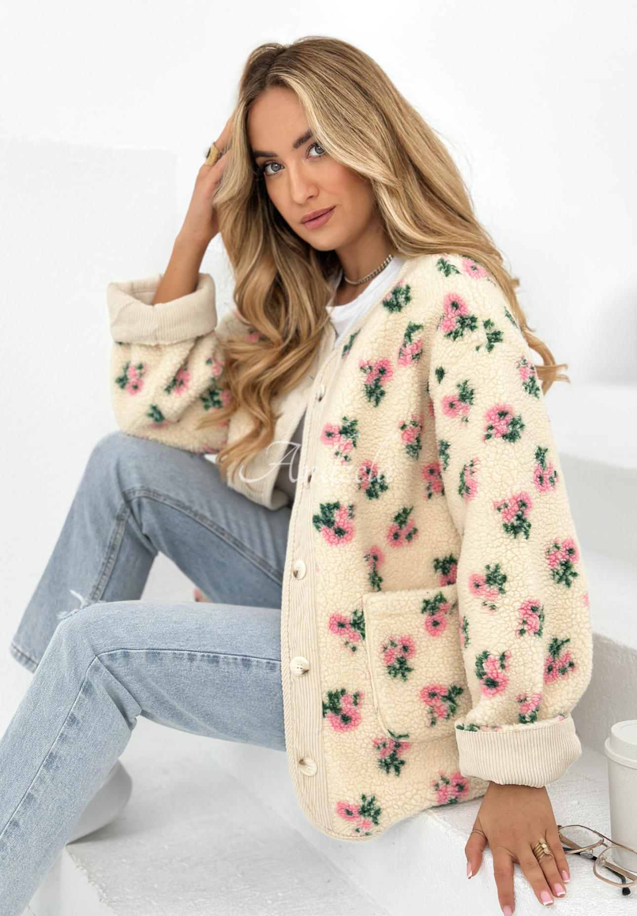 Flower Fluffs fleece jacket beige