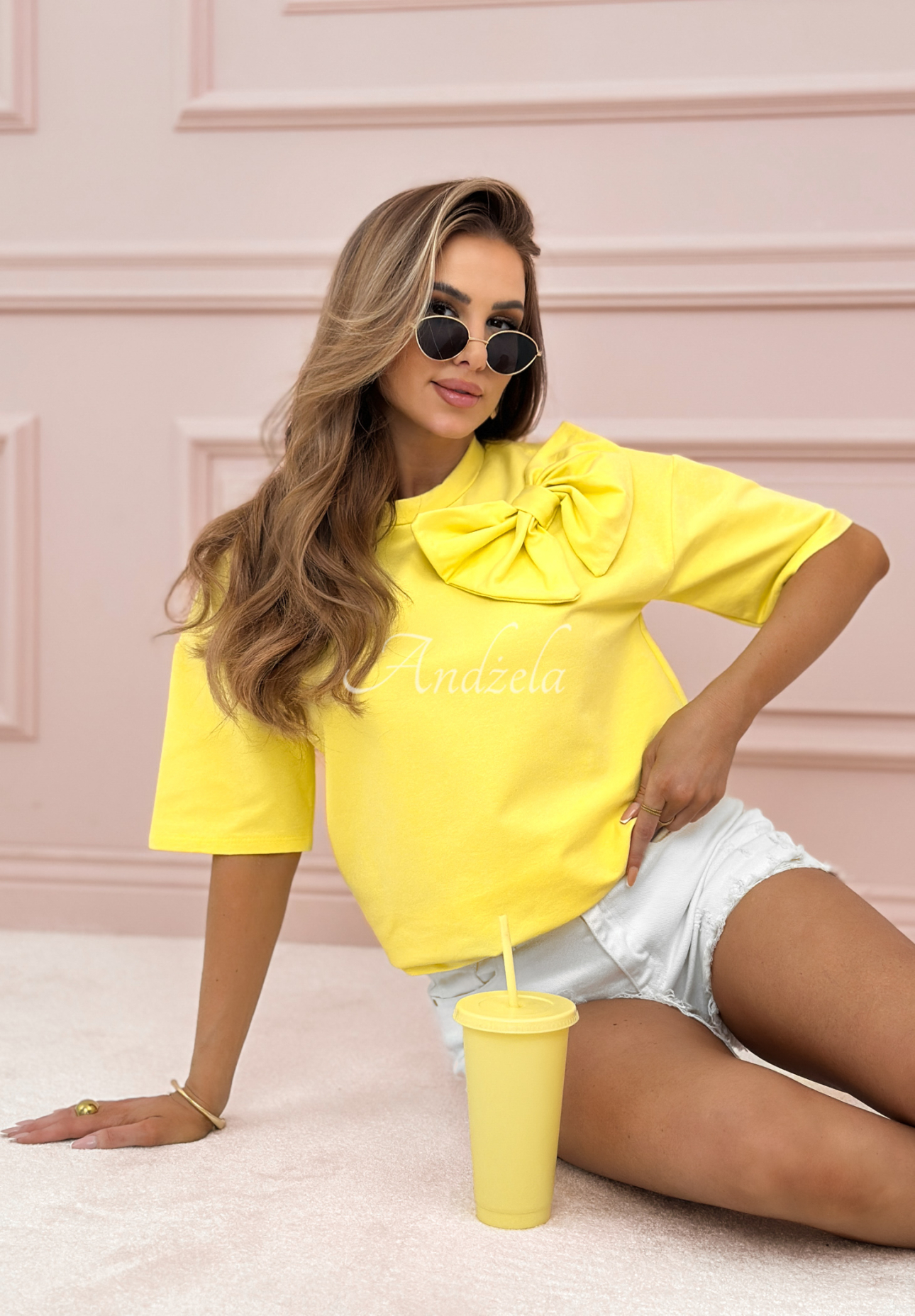 Bow Blessings T-shirt yellow II