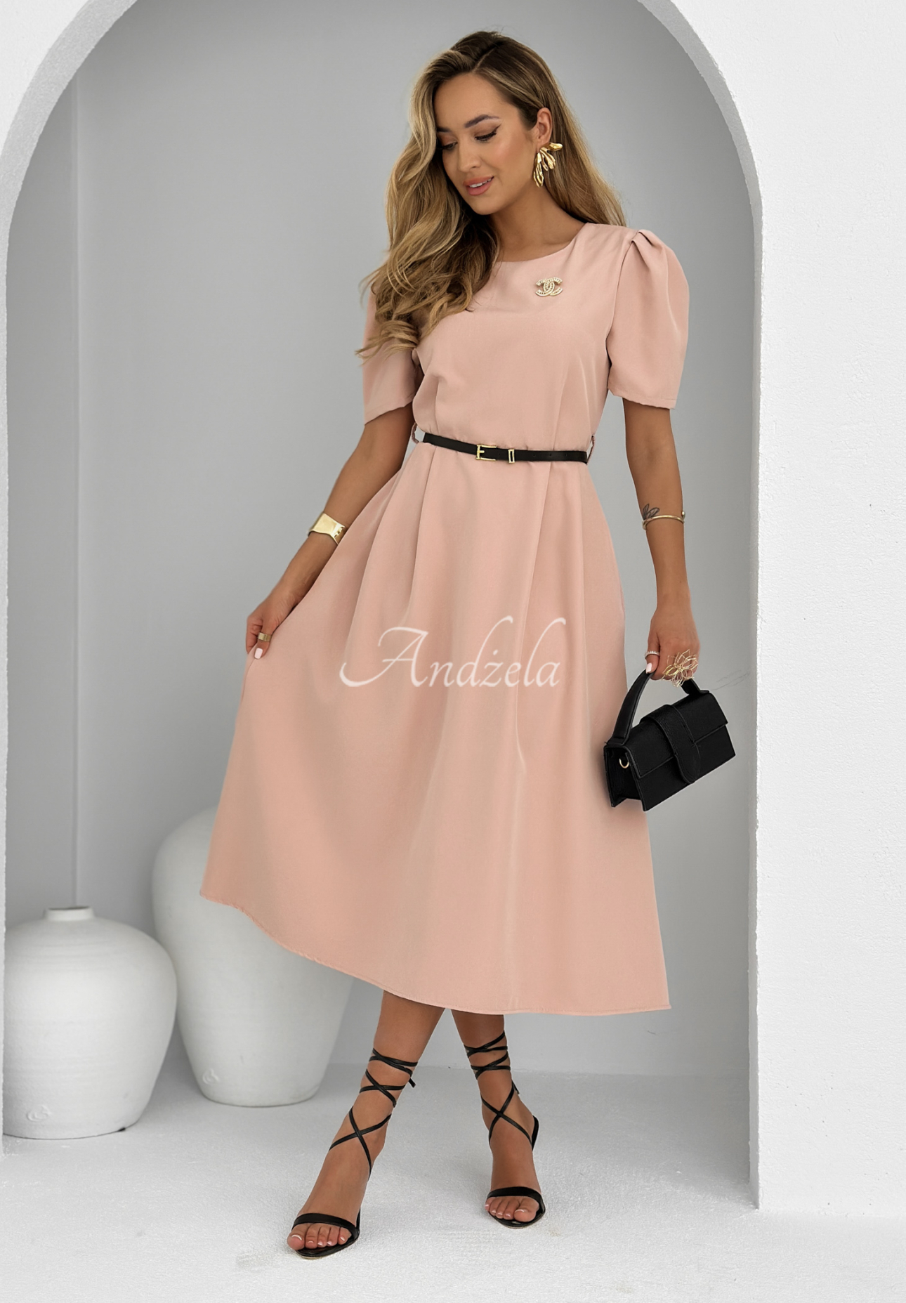 Midi dress with buffets and belt The True Value dirty pink