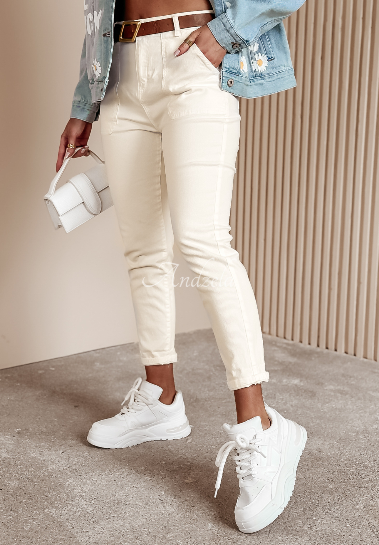 Spodnie jeansowe z paskiem Dreams And Desires ecru