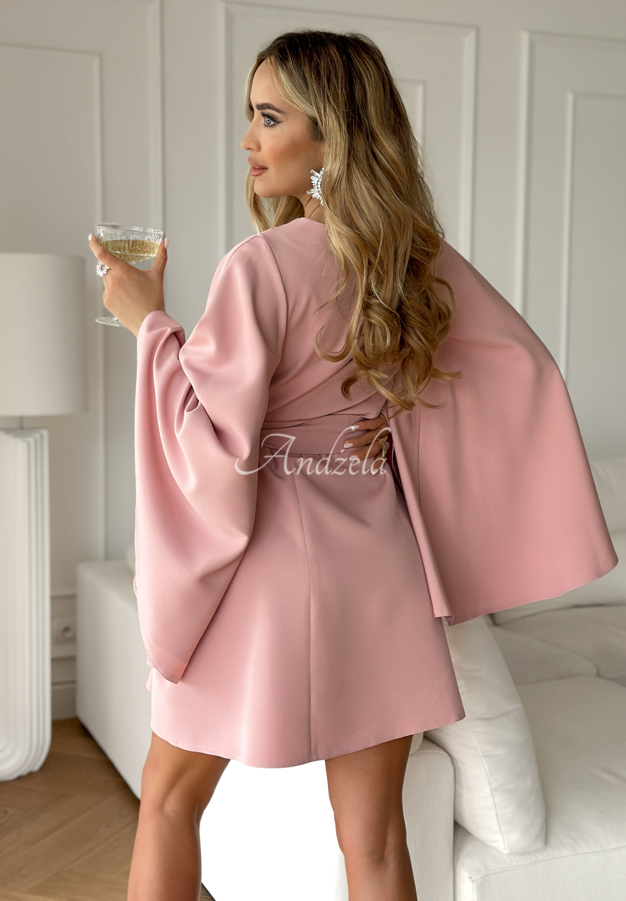 Trapezoidal bat dress with belt Happiness Magnet powder pink