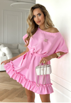 Trapezowa sukienka z falbankami i paskiem Your Solitude różowa