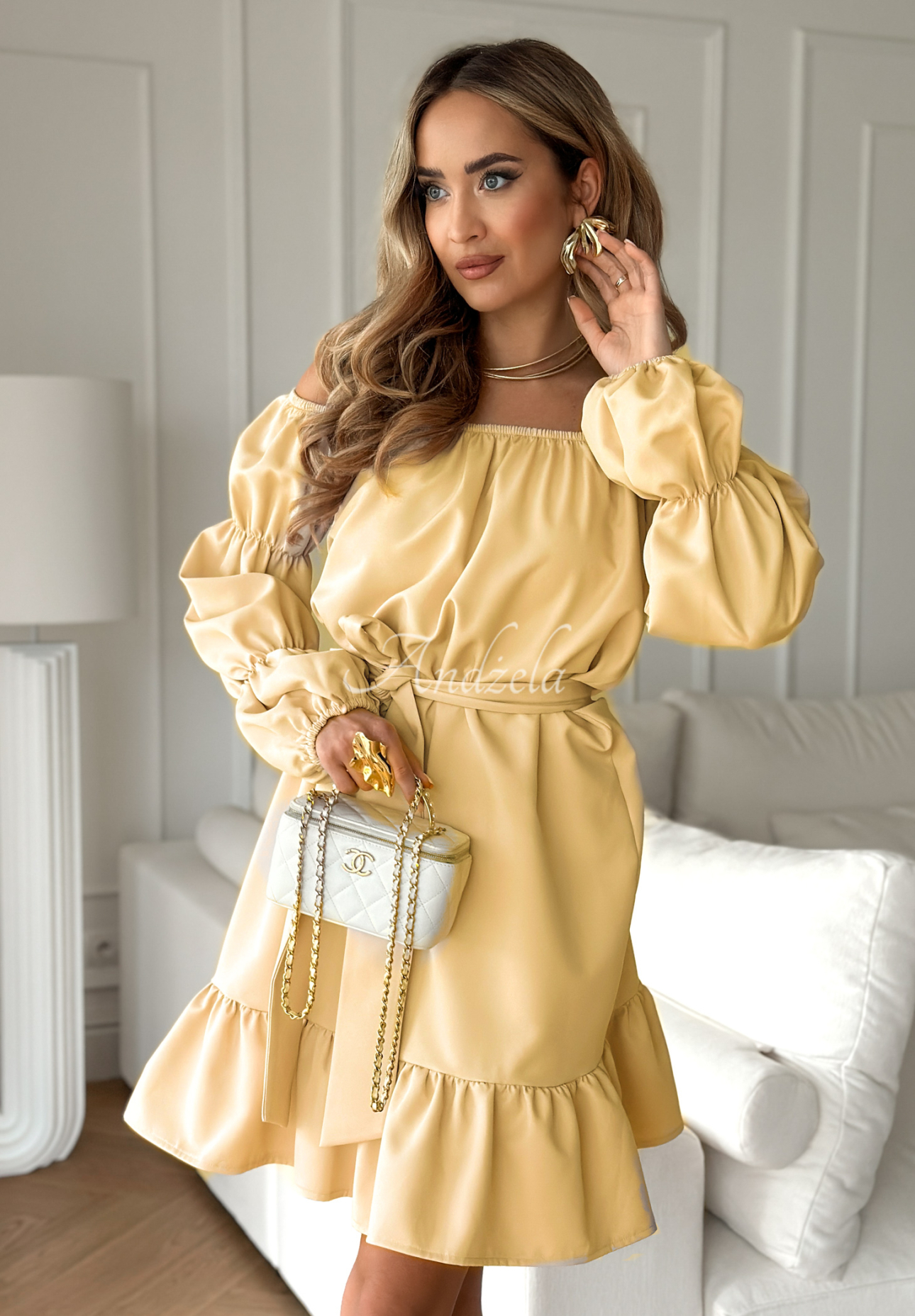 Sukienka hiszpanka z paskiem To Love Me bananowa