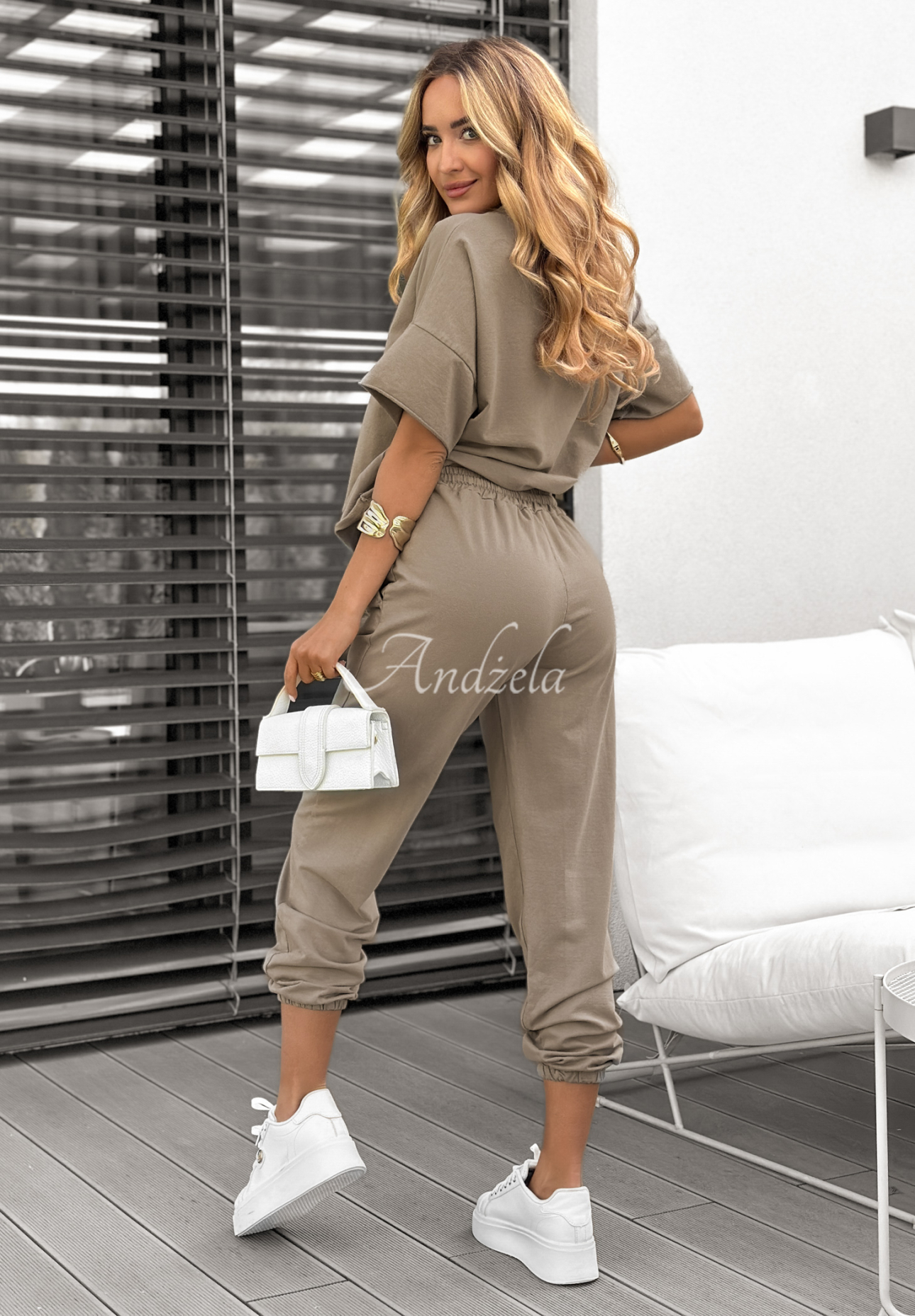 Double Trouble mocha T-shirt and sweatpants set