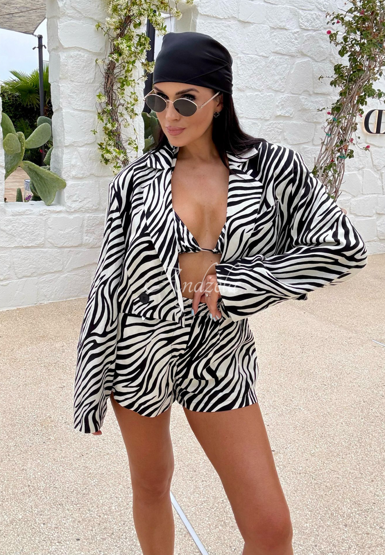 Linen zebra jacket and shorts set La Milla Beautiful Love Story white and black